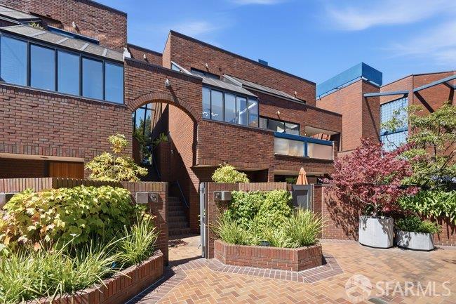 640 Davis Street Unit: #21
