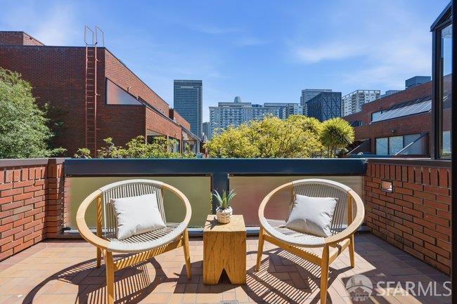 640 Davis Street Unit: #21