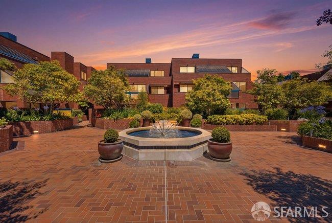 640 Davis Street Unit: #21