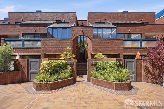 640 Davis Street Unit: #21