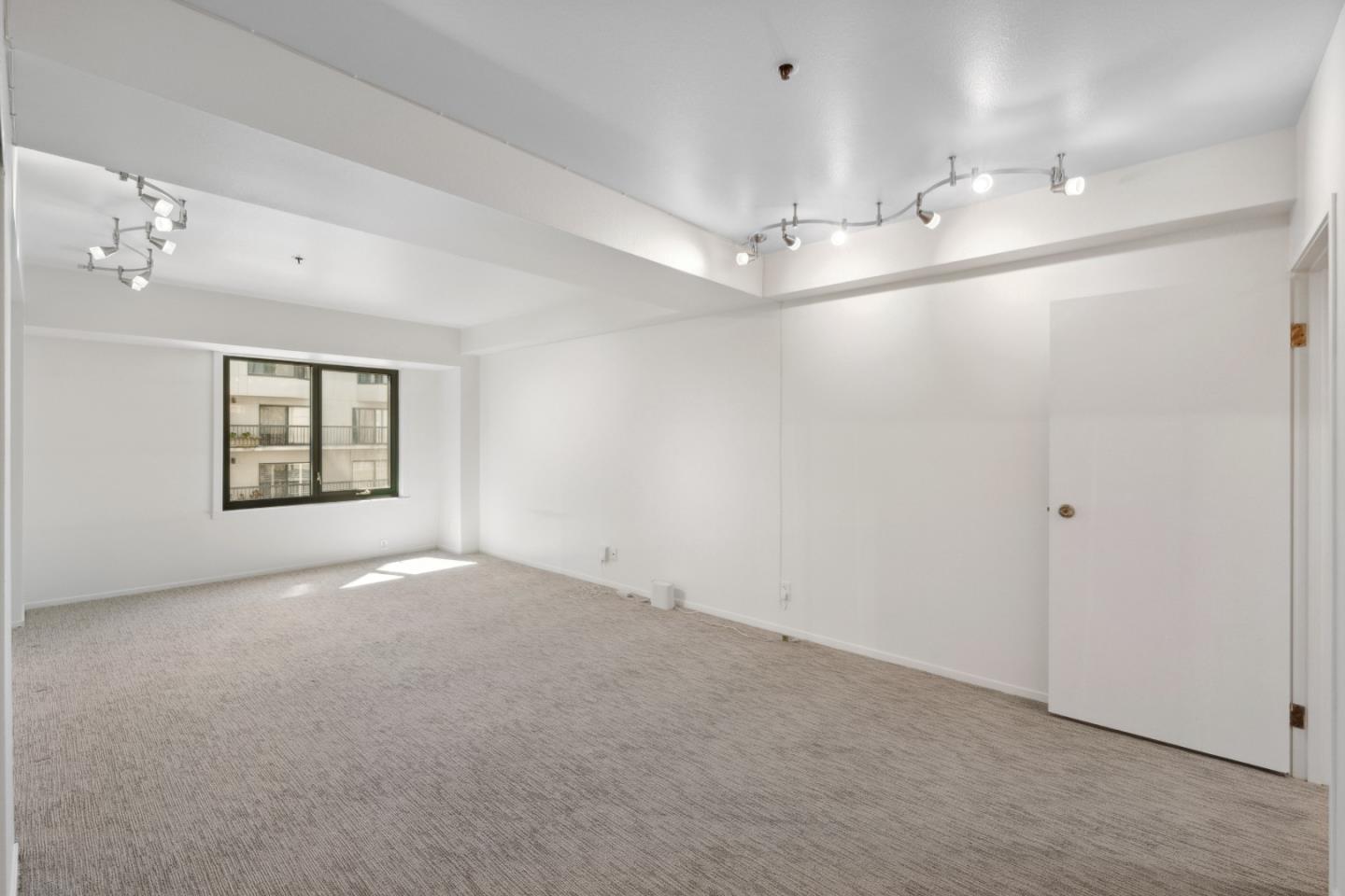 601 Van Ness AVE 341
