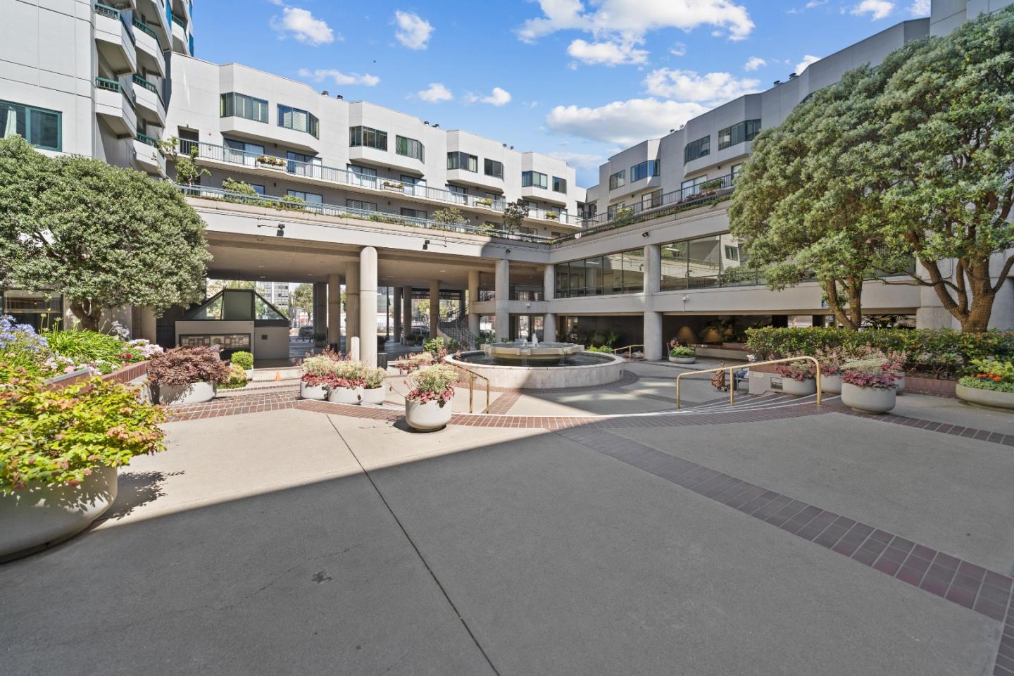 601 Van Ness AVE 341