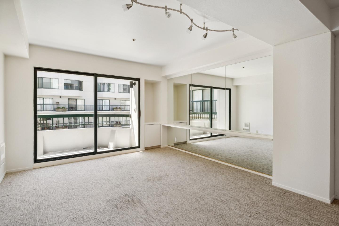 601 Van Ness AVE 341