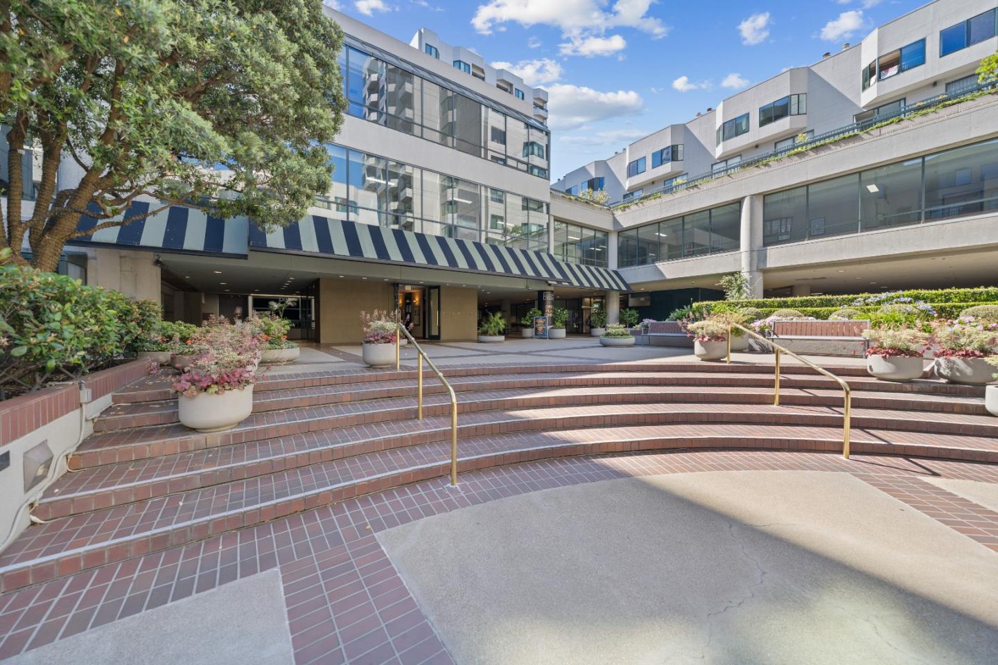 601 Van Ness AVE 341