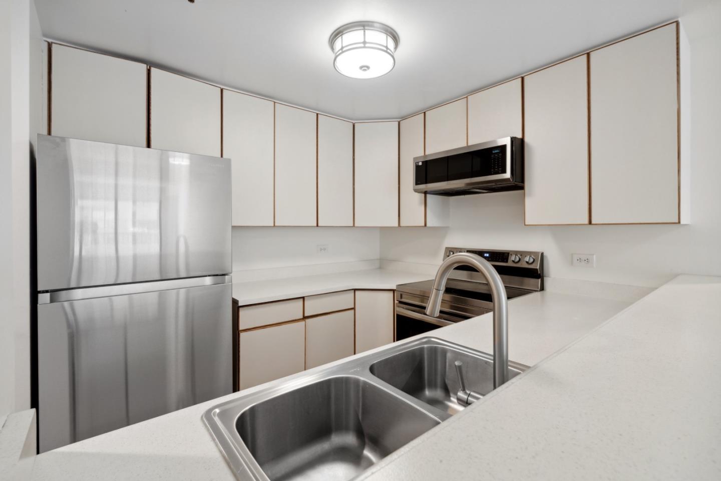 601 Van Ness AVE 341