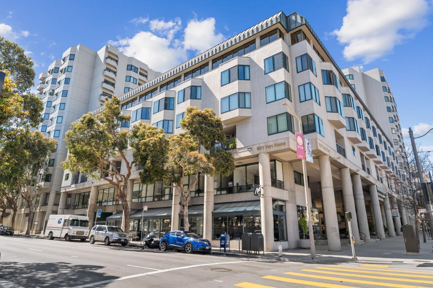 601 Van Ness AVE 341