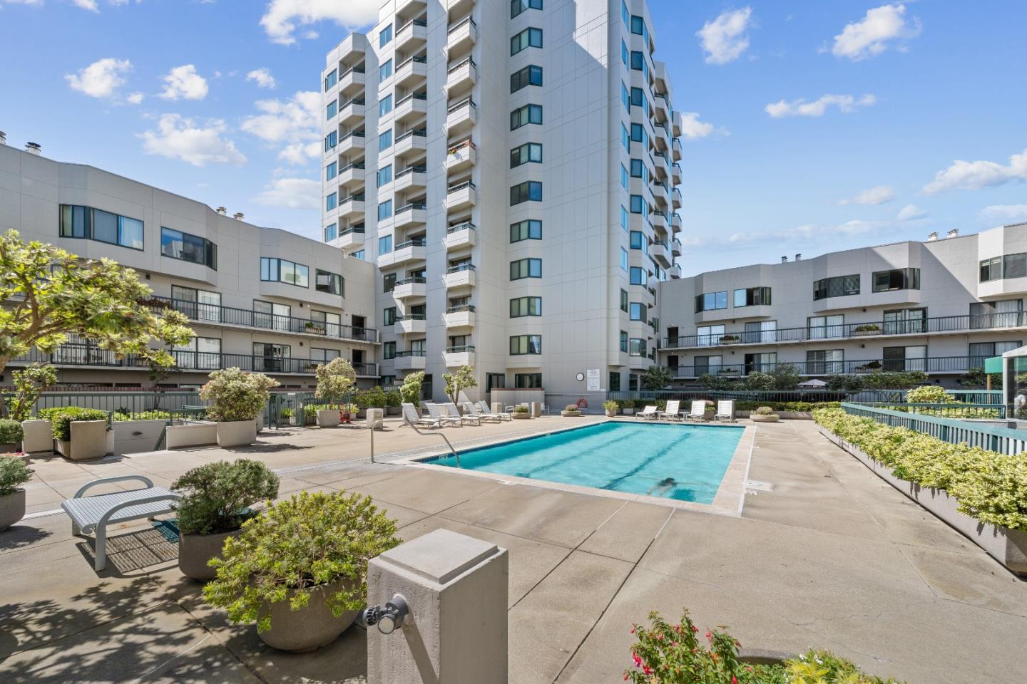 601 Van Ness AVE 341