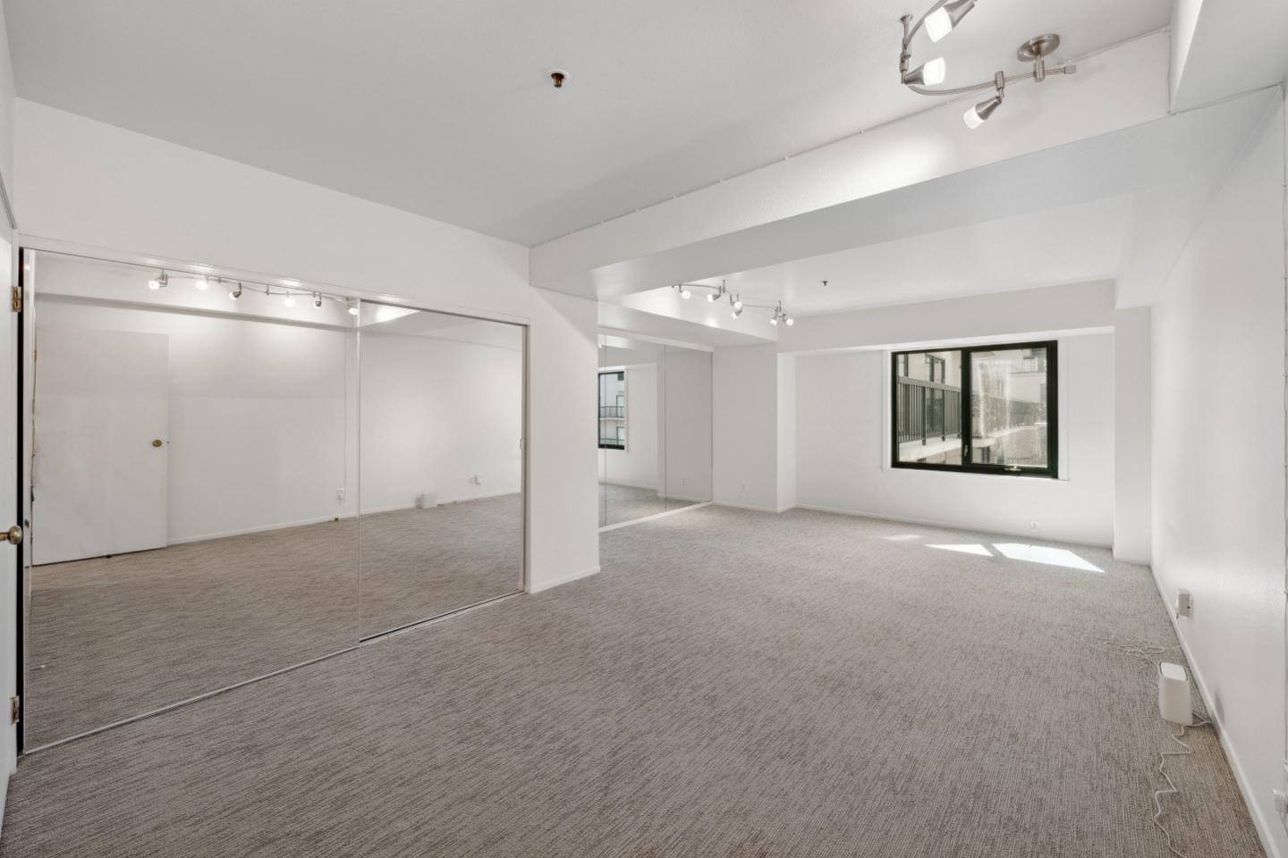 601 Van Ness AVE 341