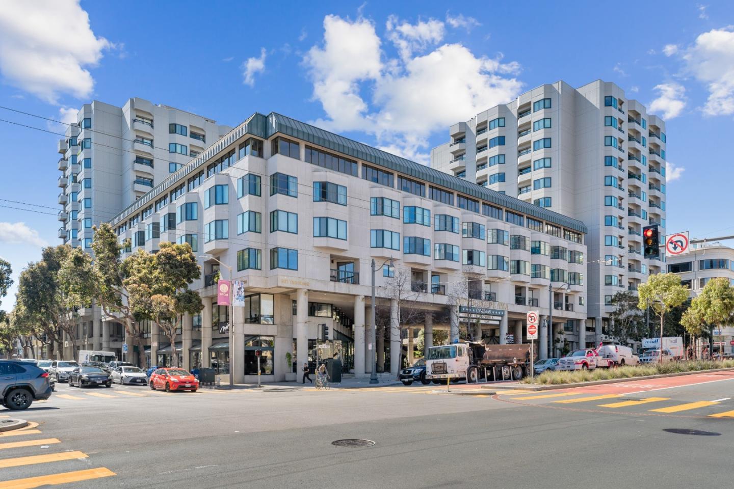 601 Van Ness AVE 341