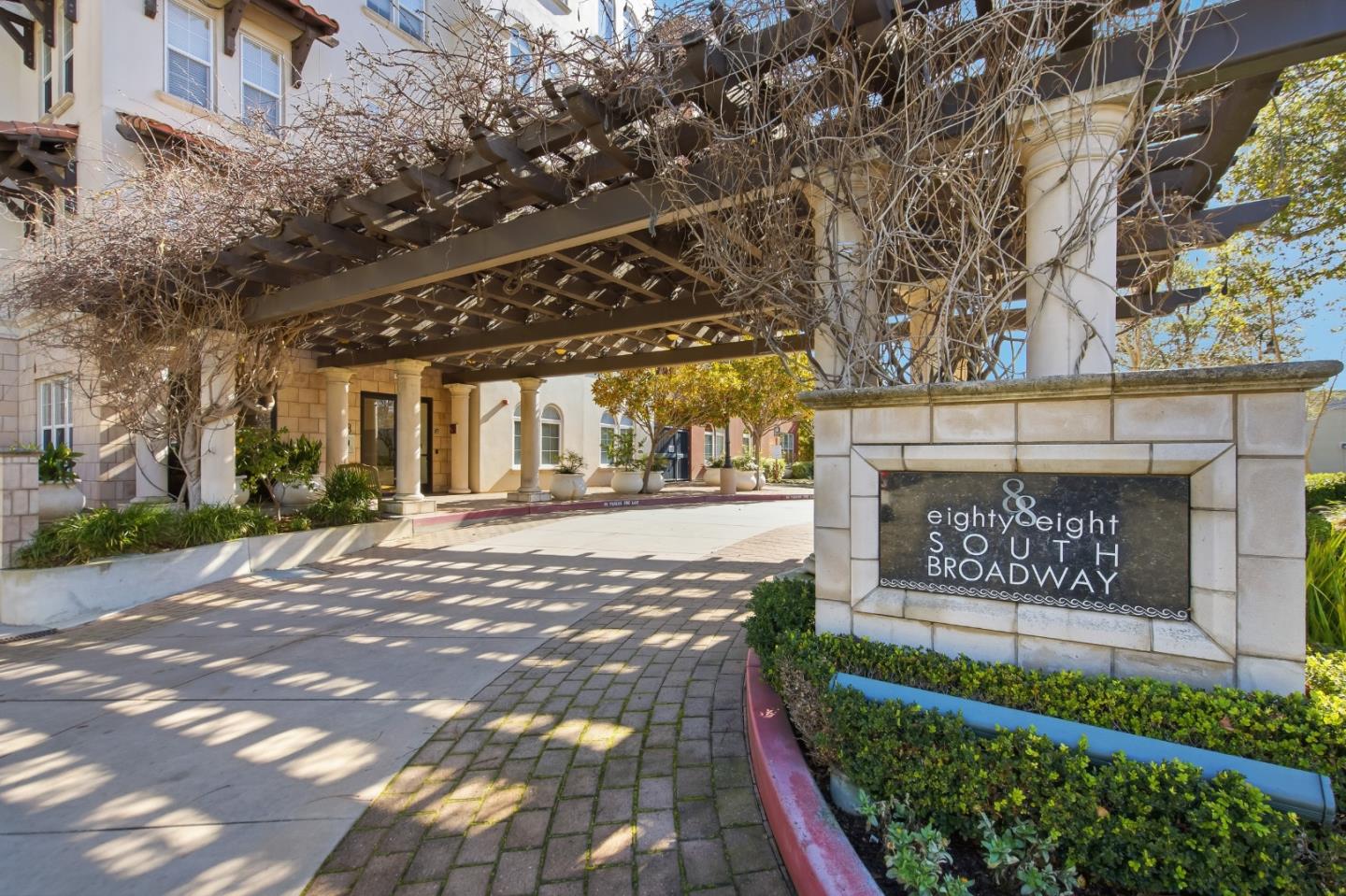 88 South Broadway 1302