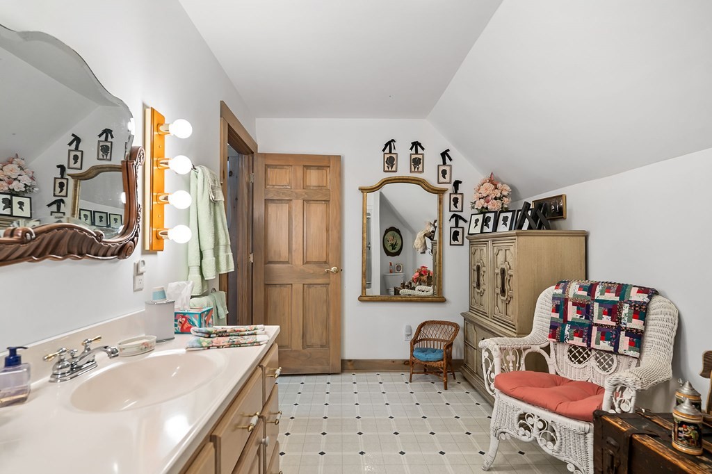 5989 Alfs Way
