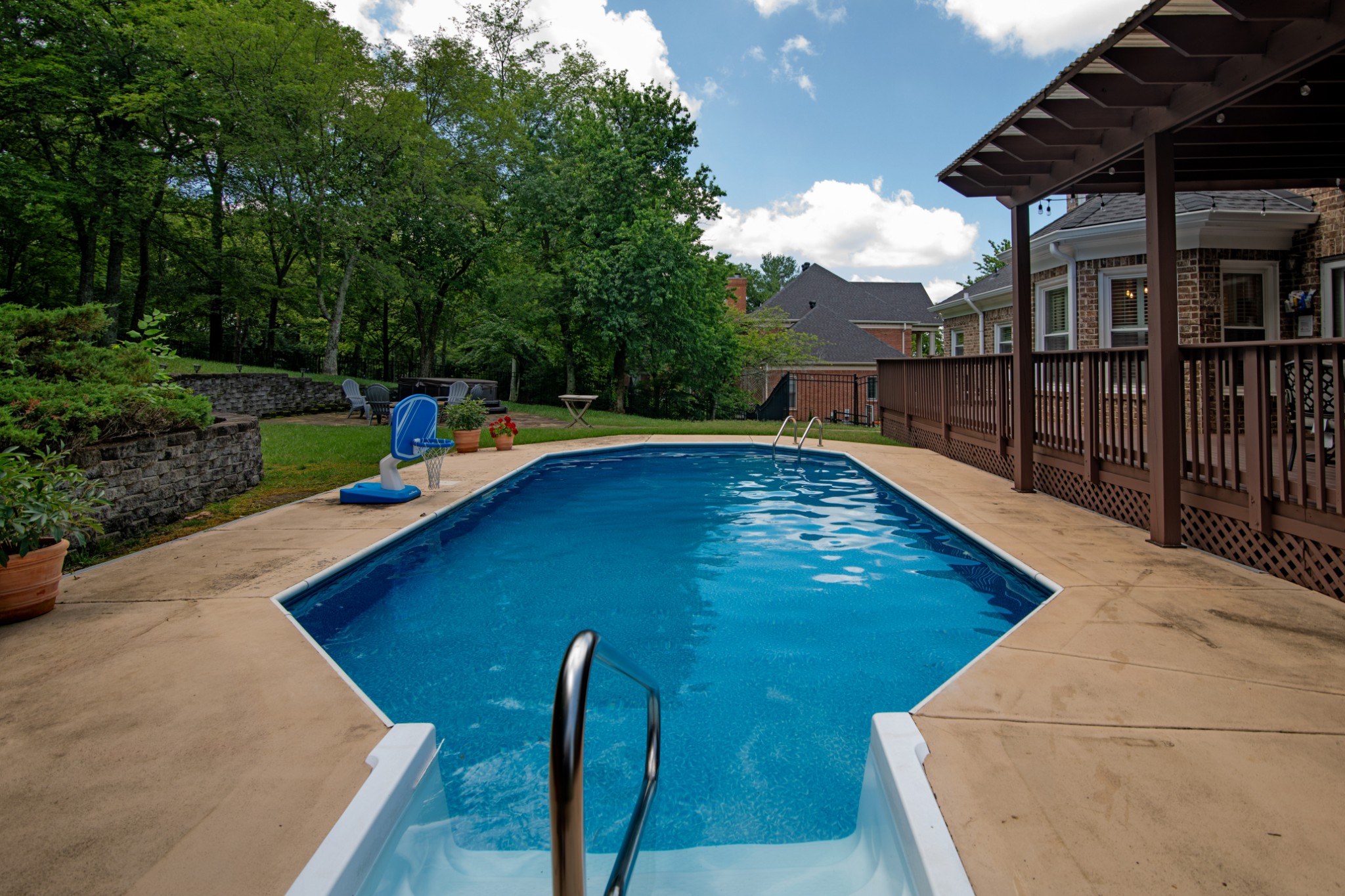 9187 Fox Run Dr