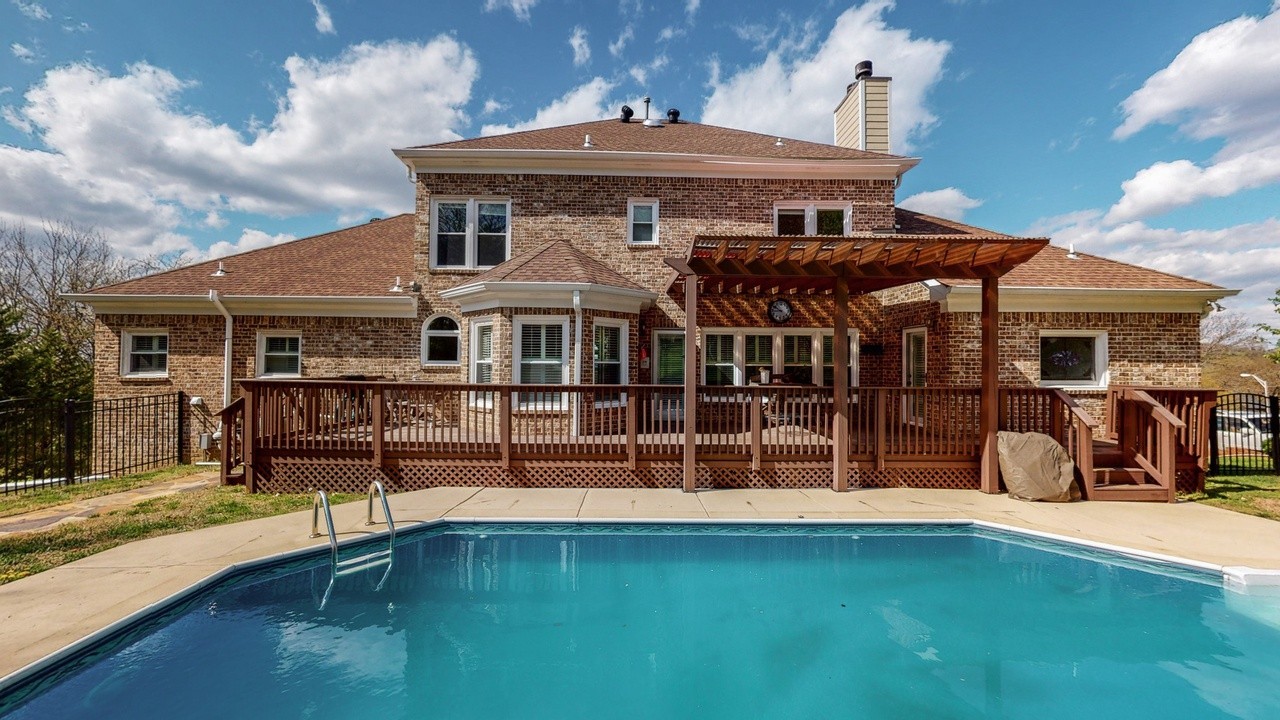 9187 Fox Run Dr