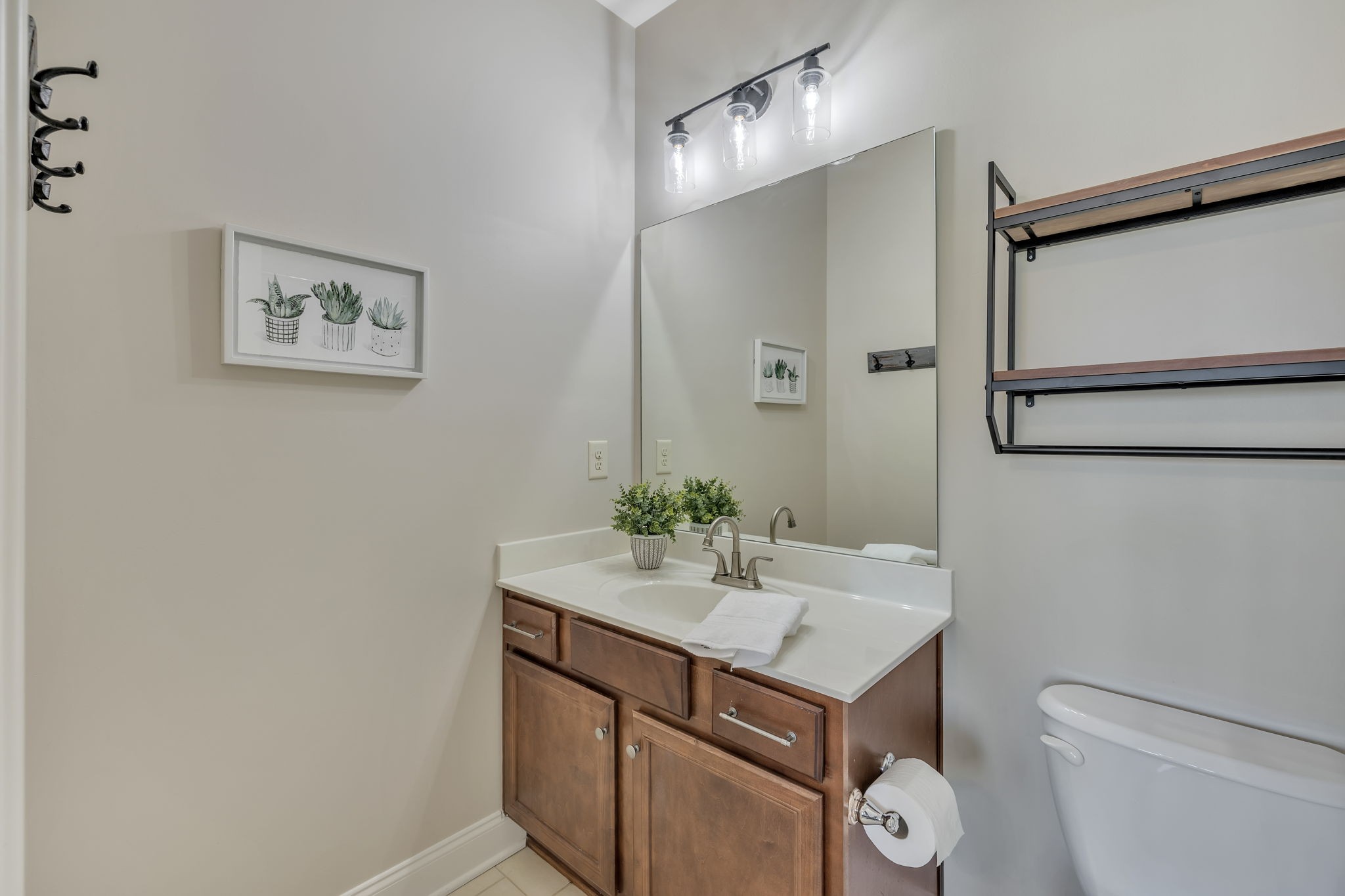 451 Avon River Rd