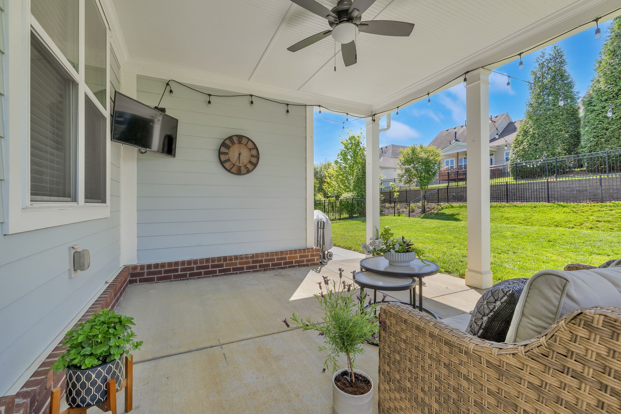 451 Avon River Rd