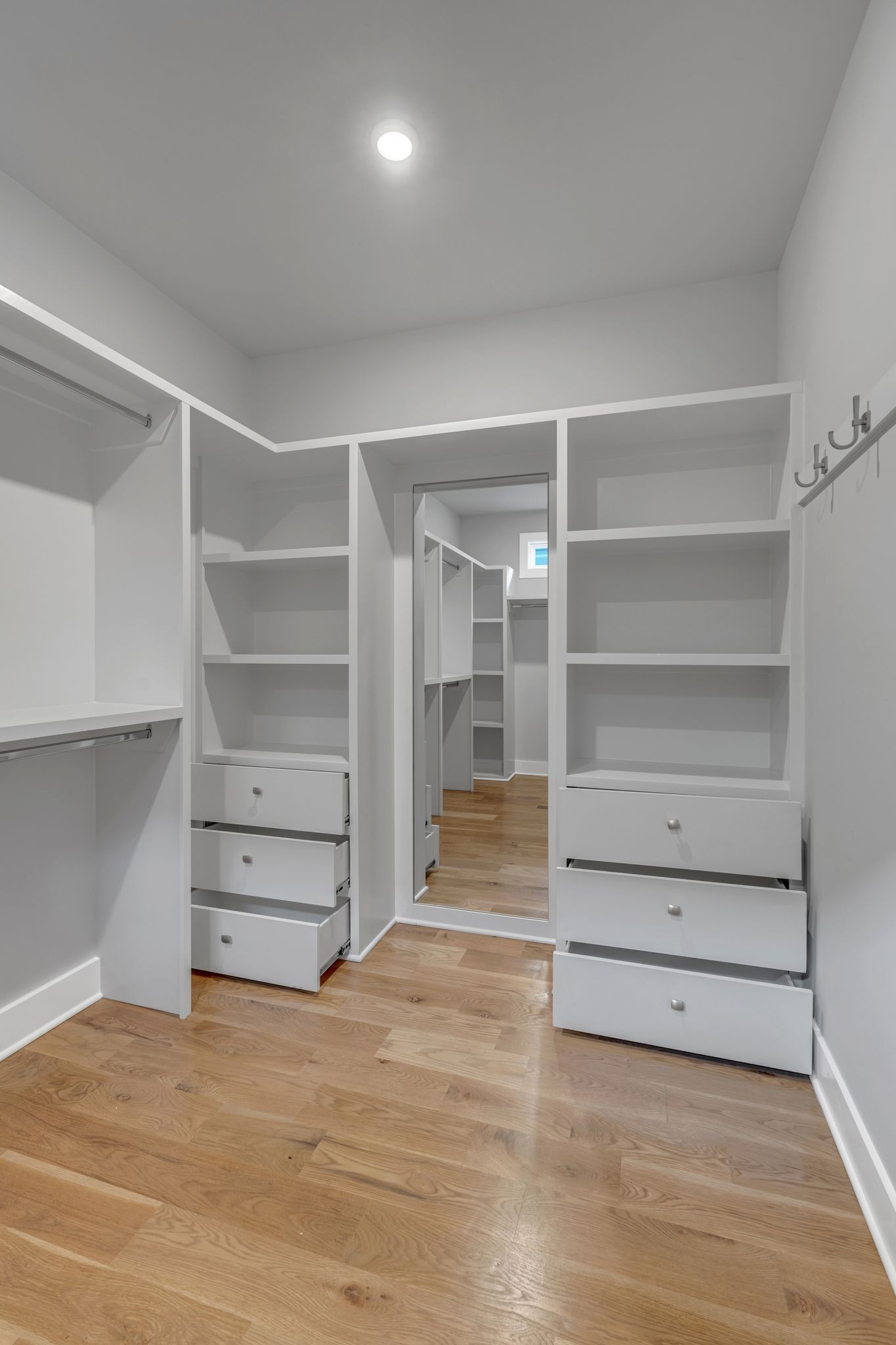 392B Annex Avenue