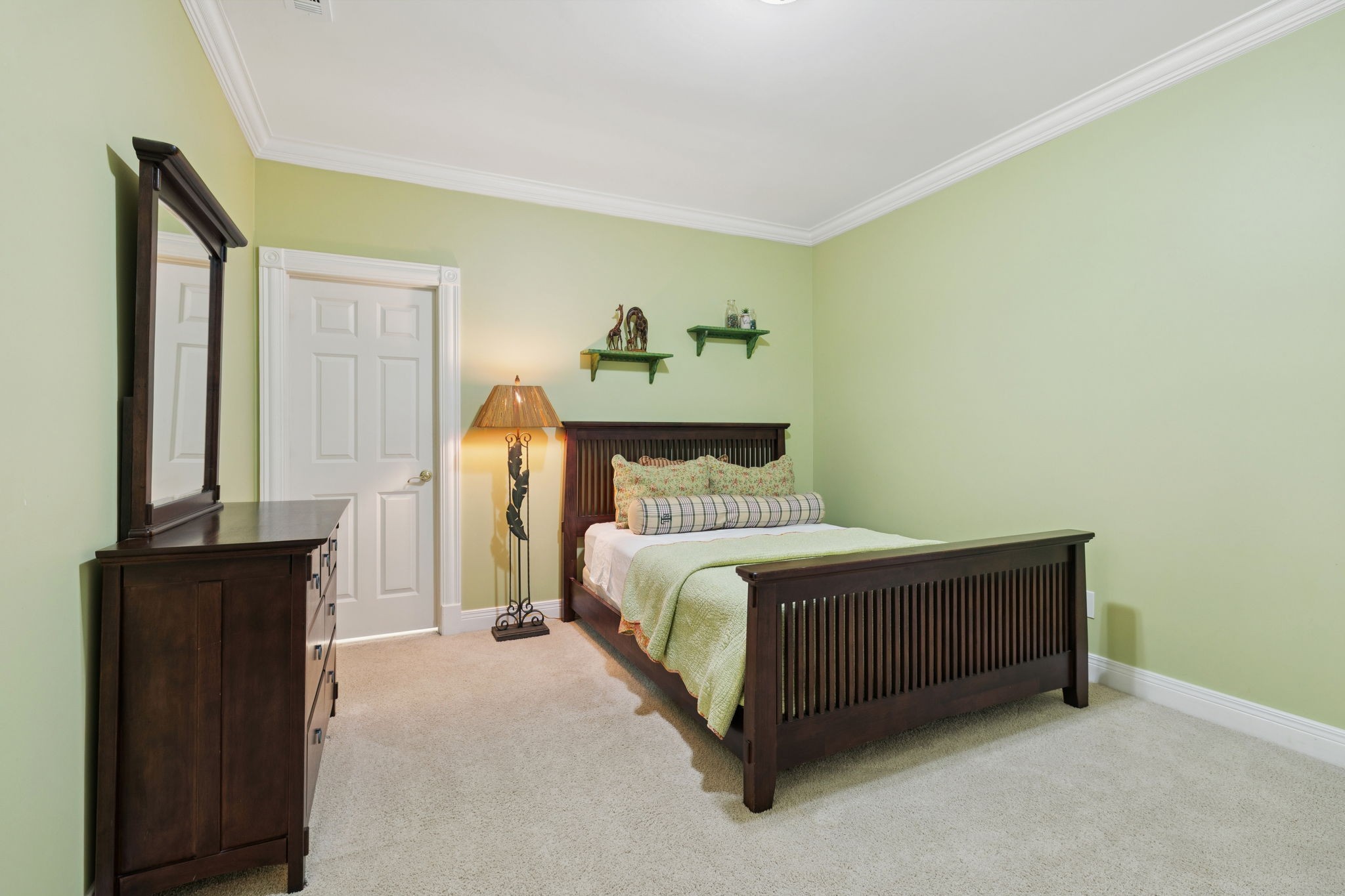 728 Legends Crest Dr
