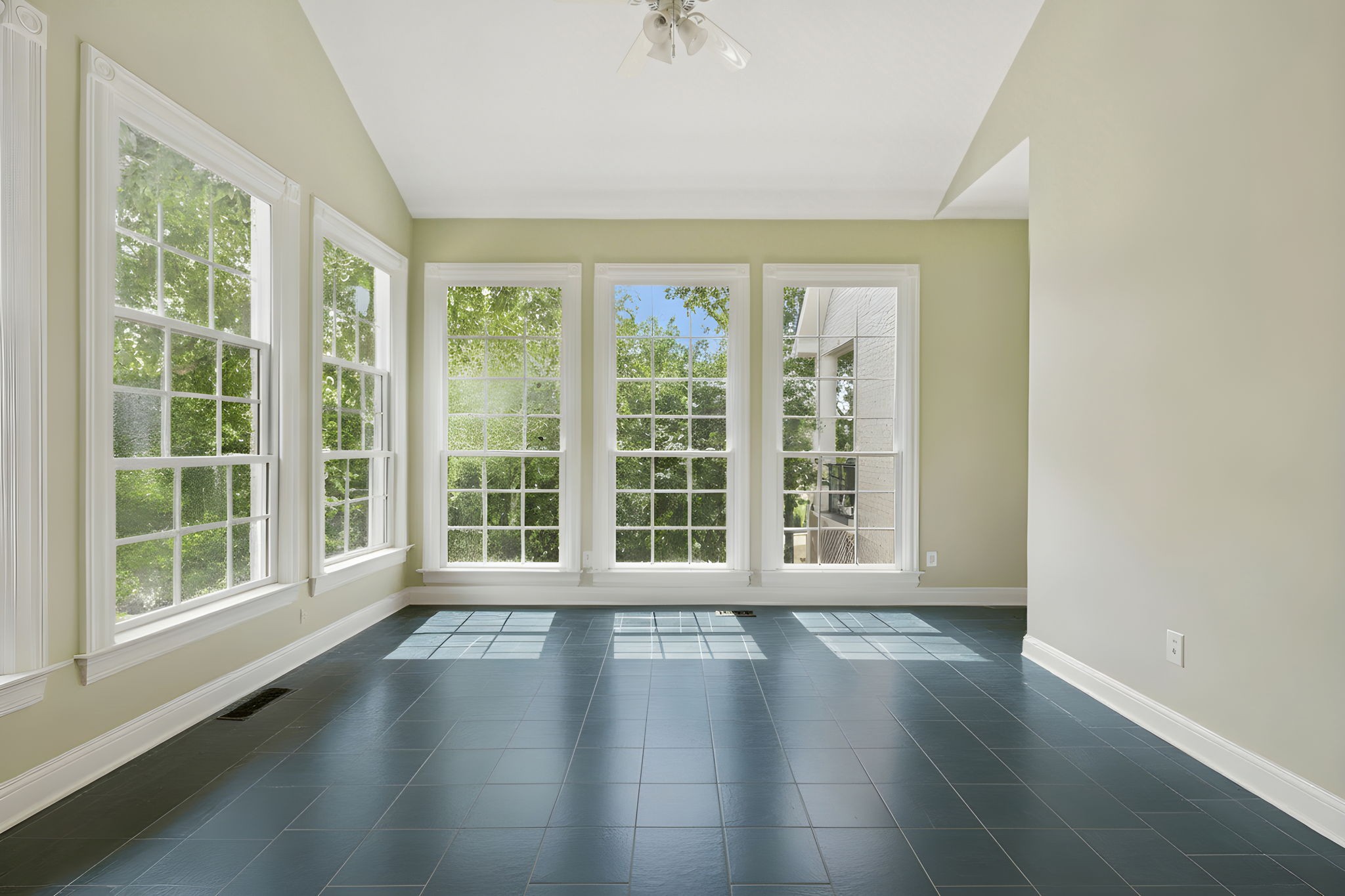 728 Legends Crest Dr