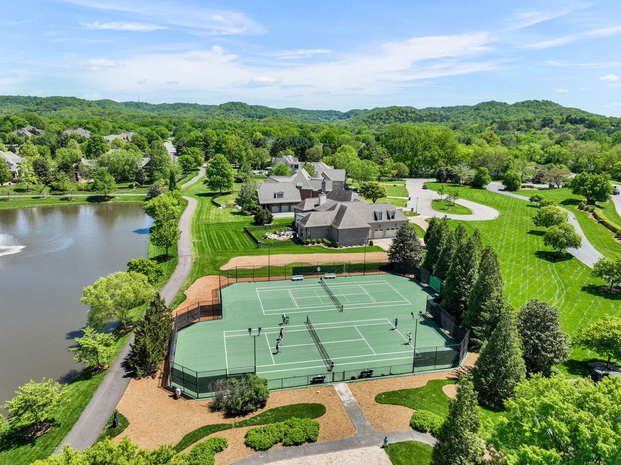 728 Legends Crest Dr