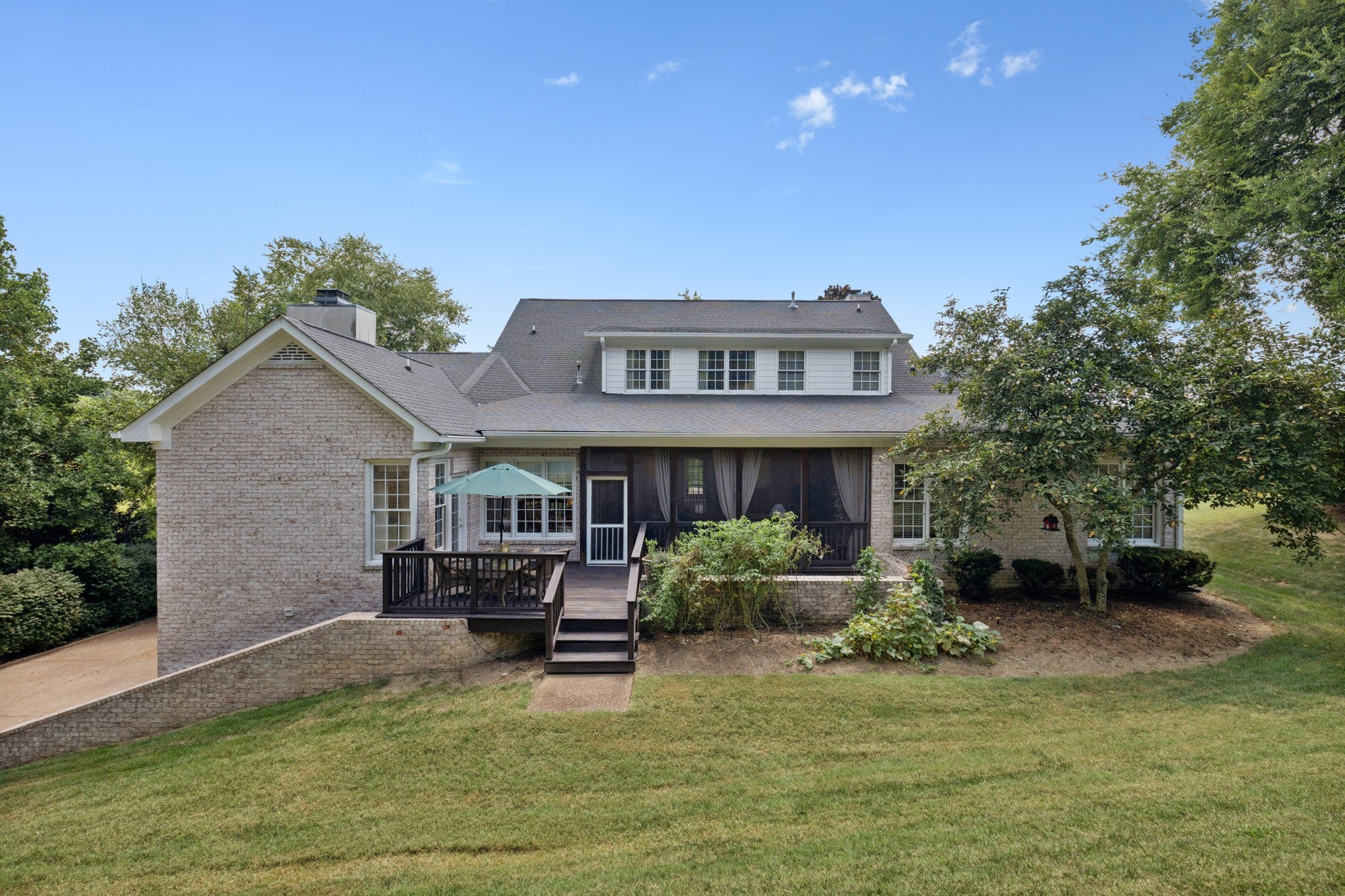 728 Legends Crest Dr