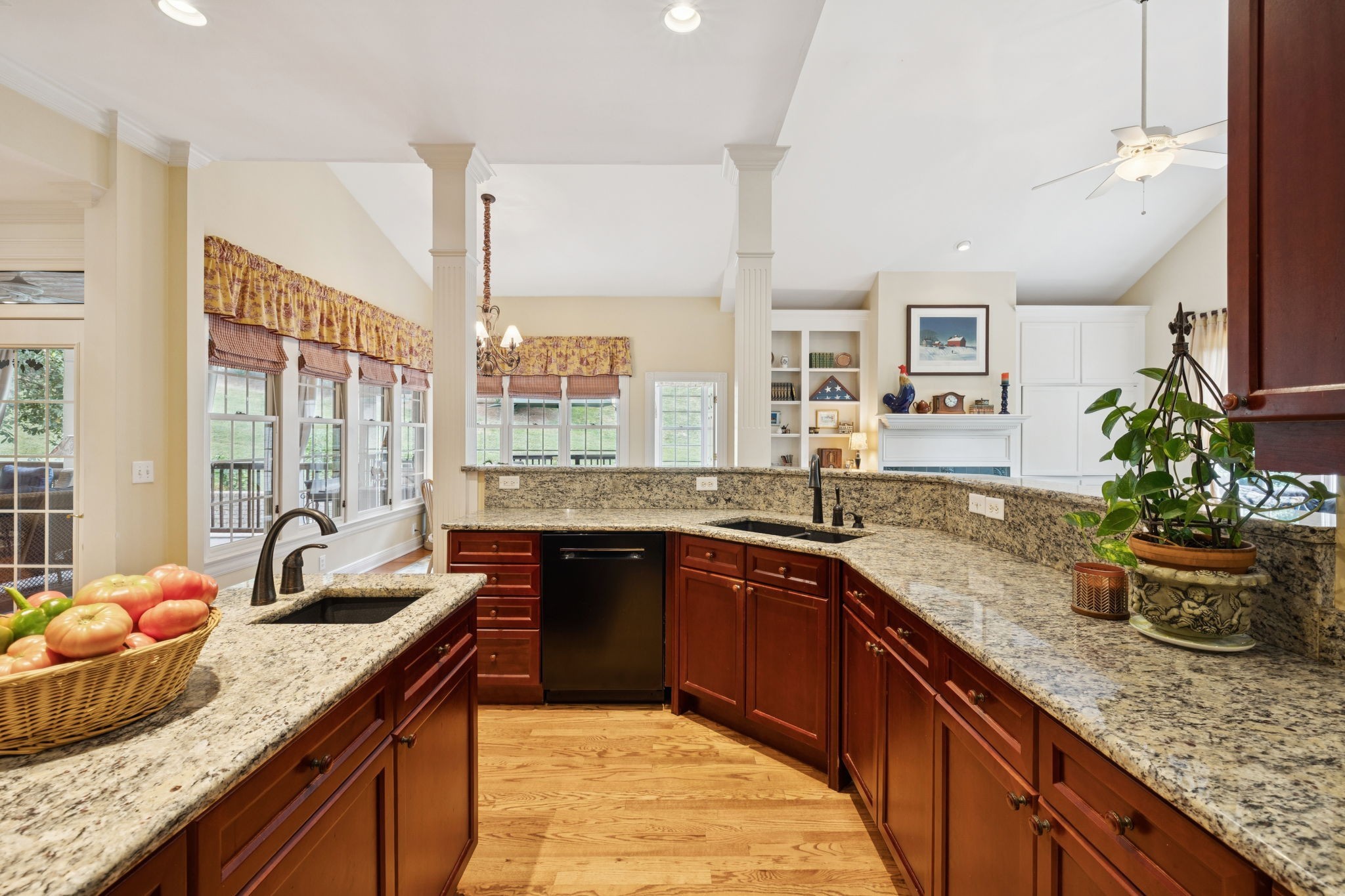 728 Legends Crest Dr