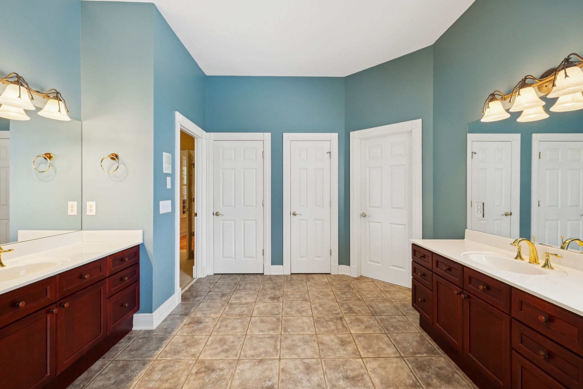 728 Legends Crest Dr