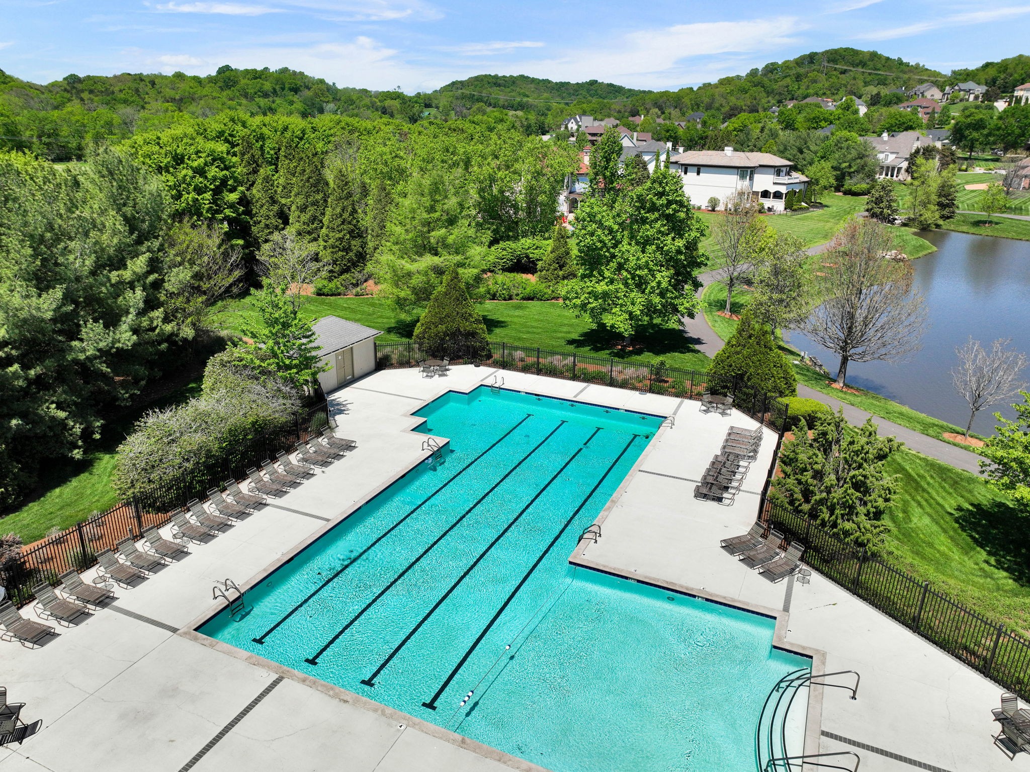 728 Legends Crest Dr