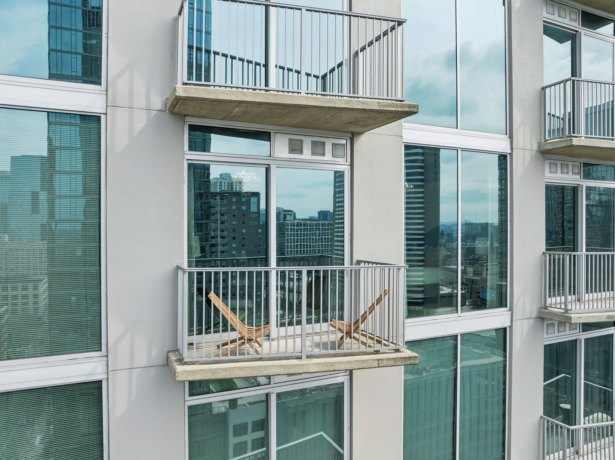 415 Church St Unit: 1604