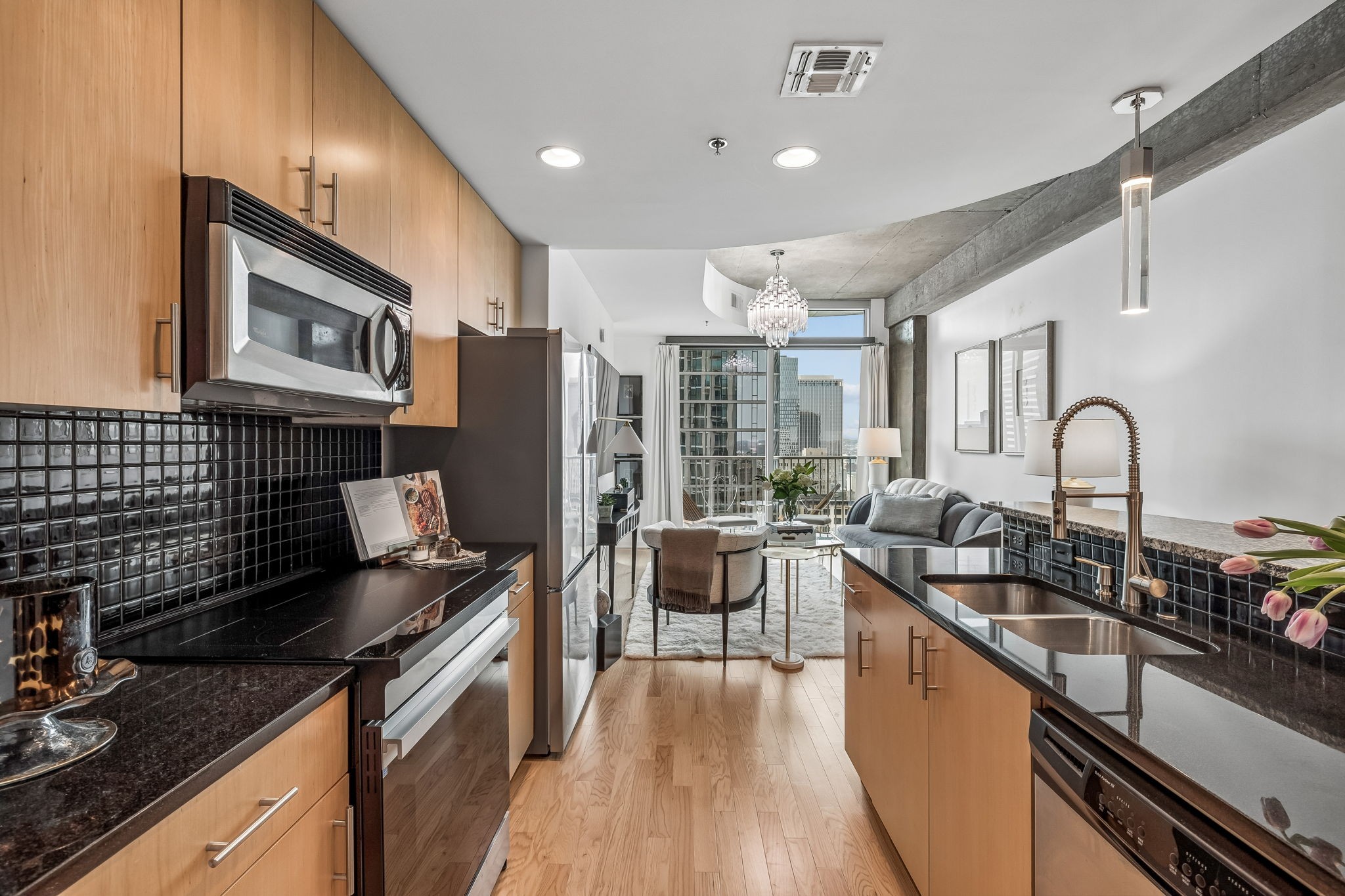 415 Church St Unit: 1604