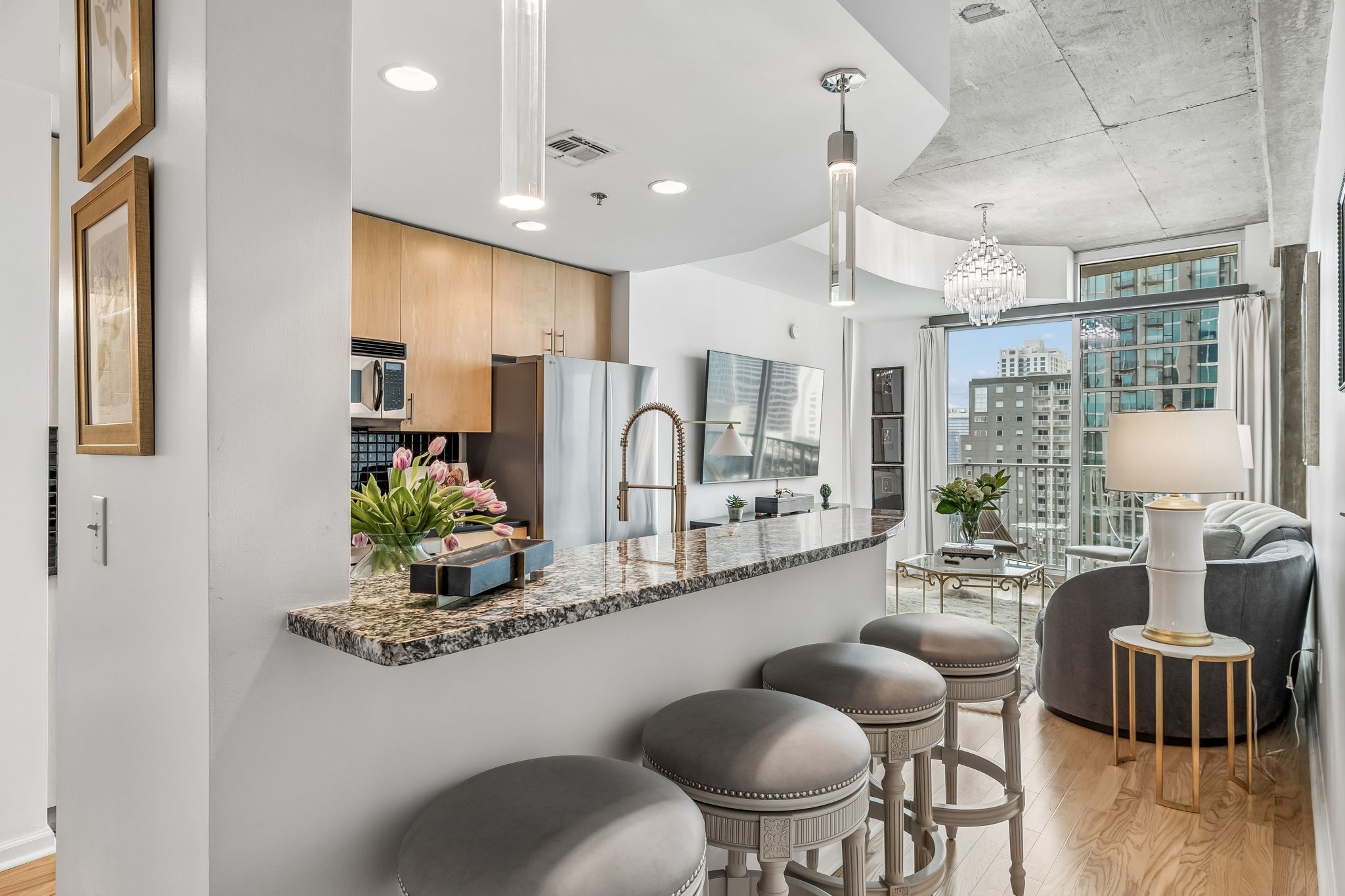 415 Church St Unit: 1604