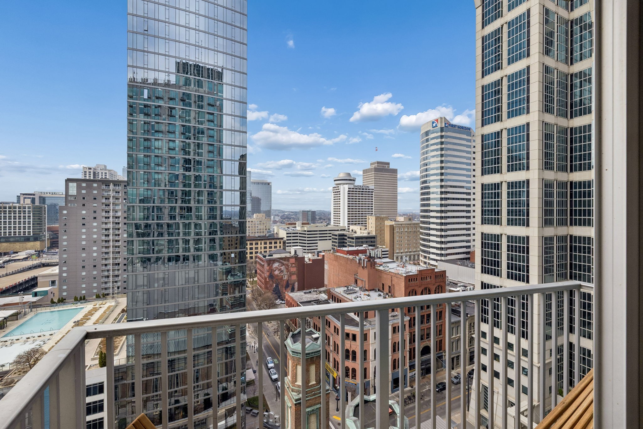 415 Church St Unit: 1604