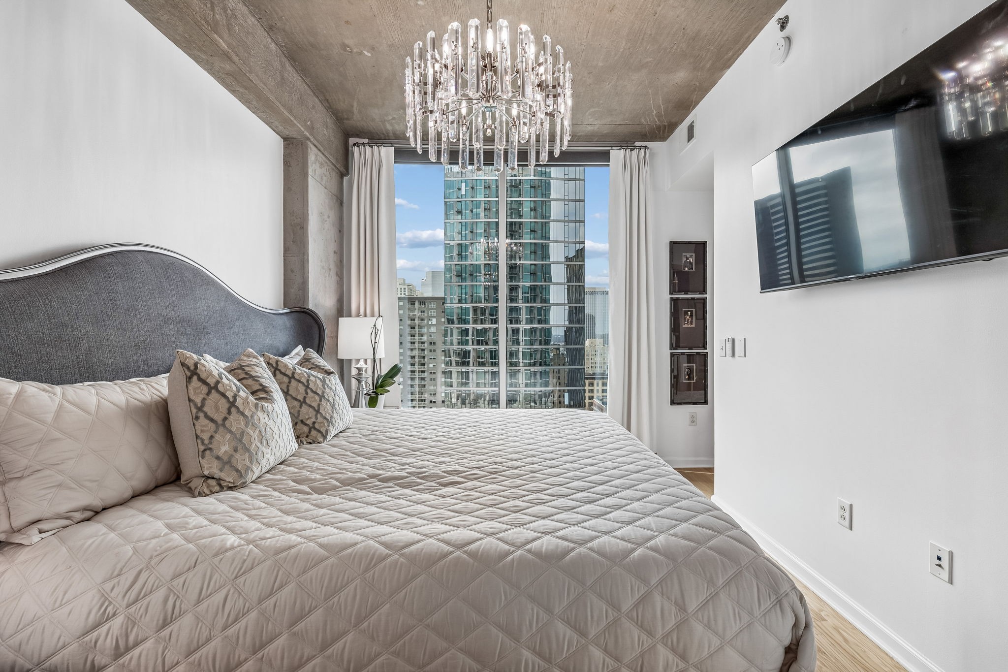 415 Church St Unit: 1604