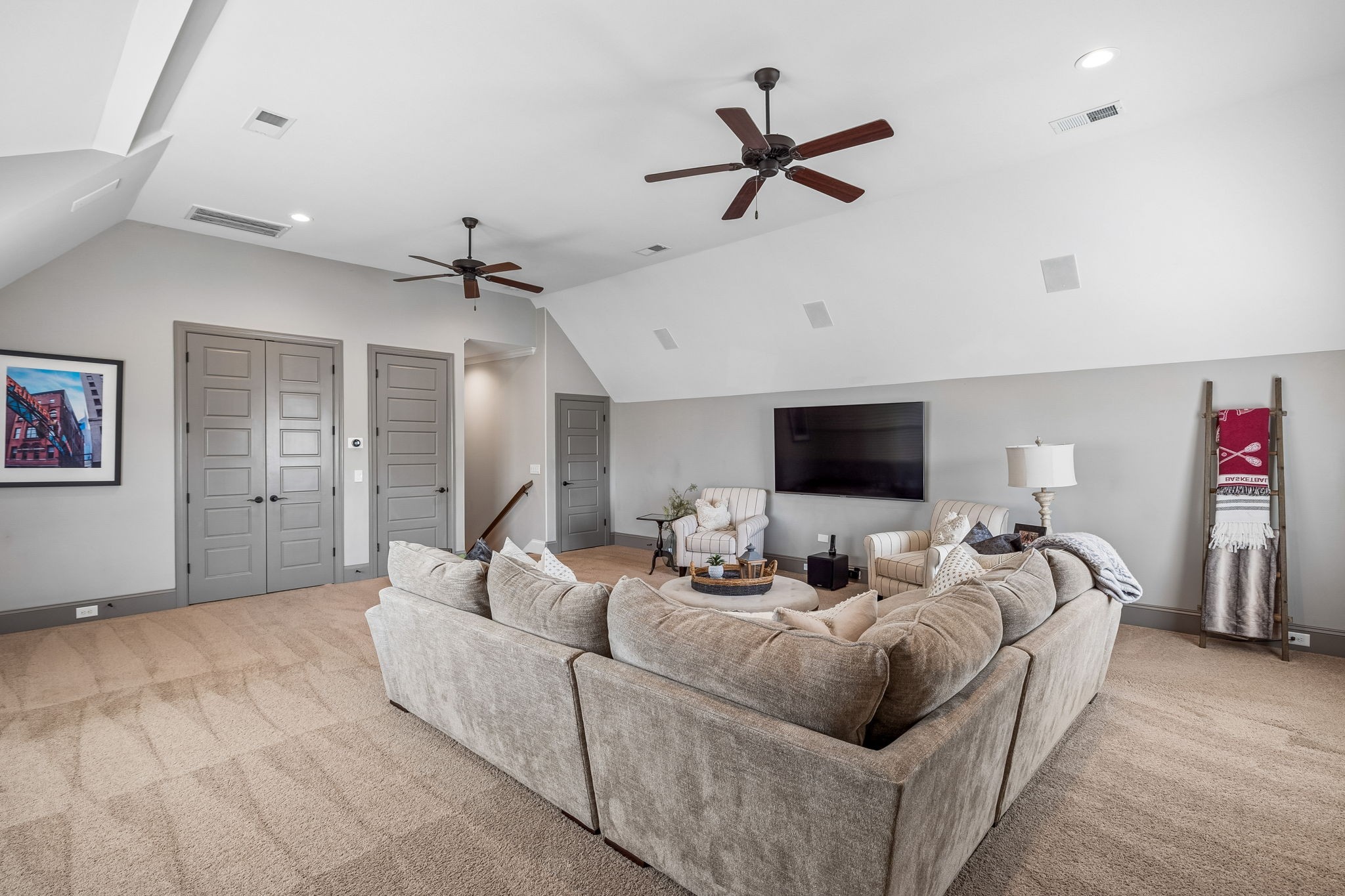4035 Old Light Cir
