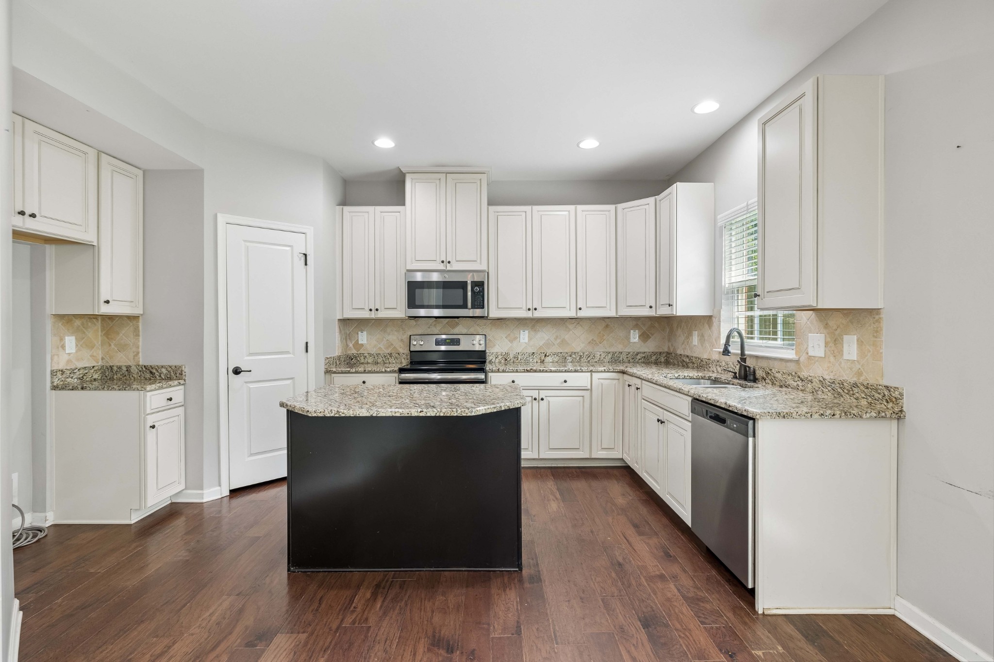 407 Goodman Dr