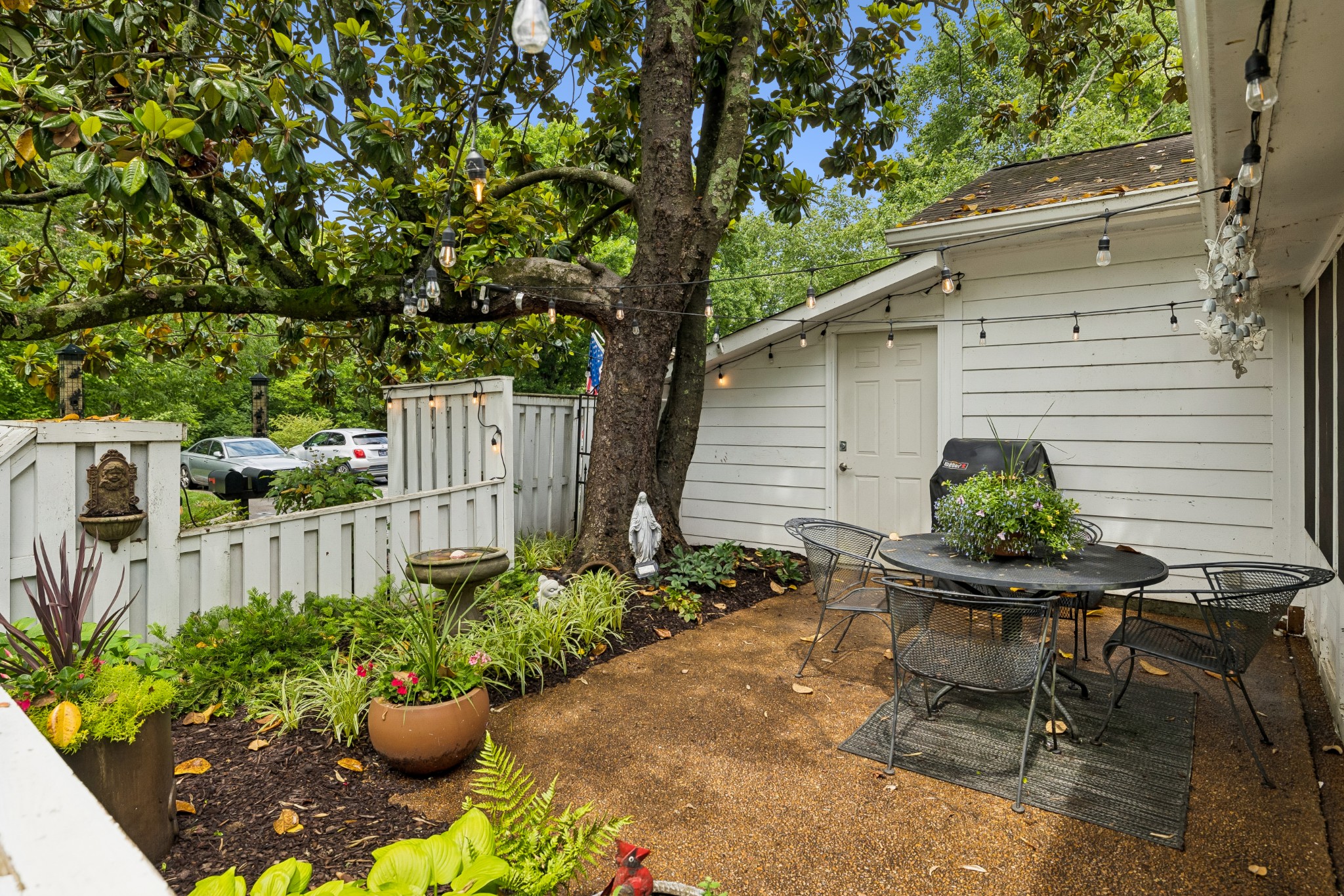235 Boxwood Dr