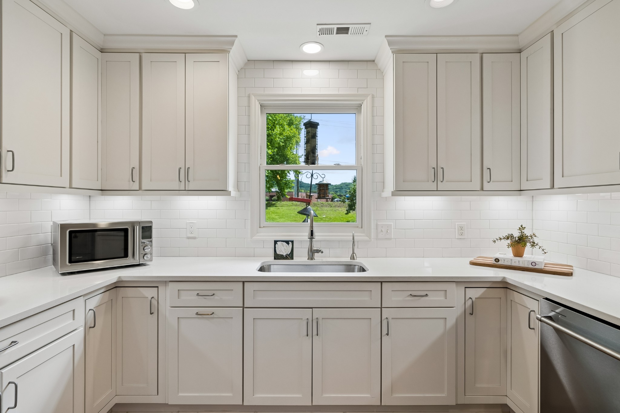 235 Boxwood Dr