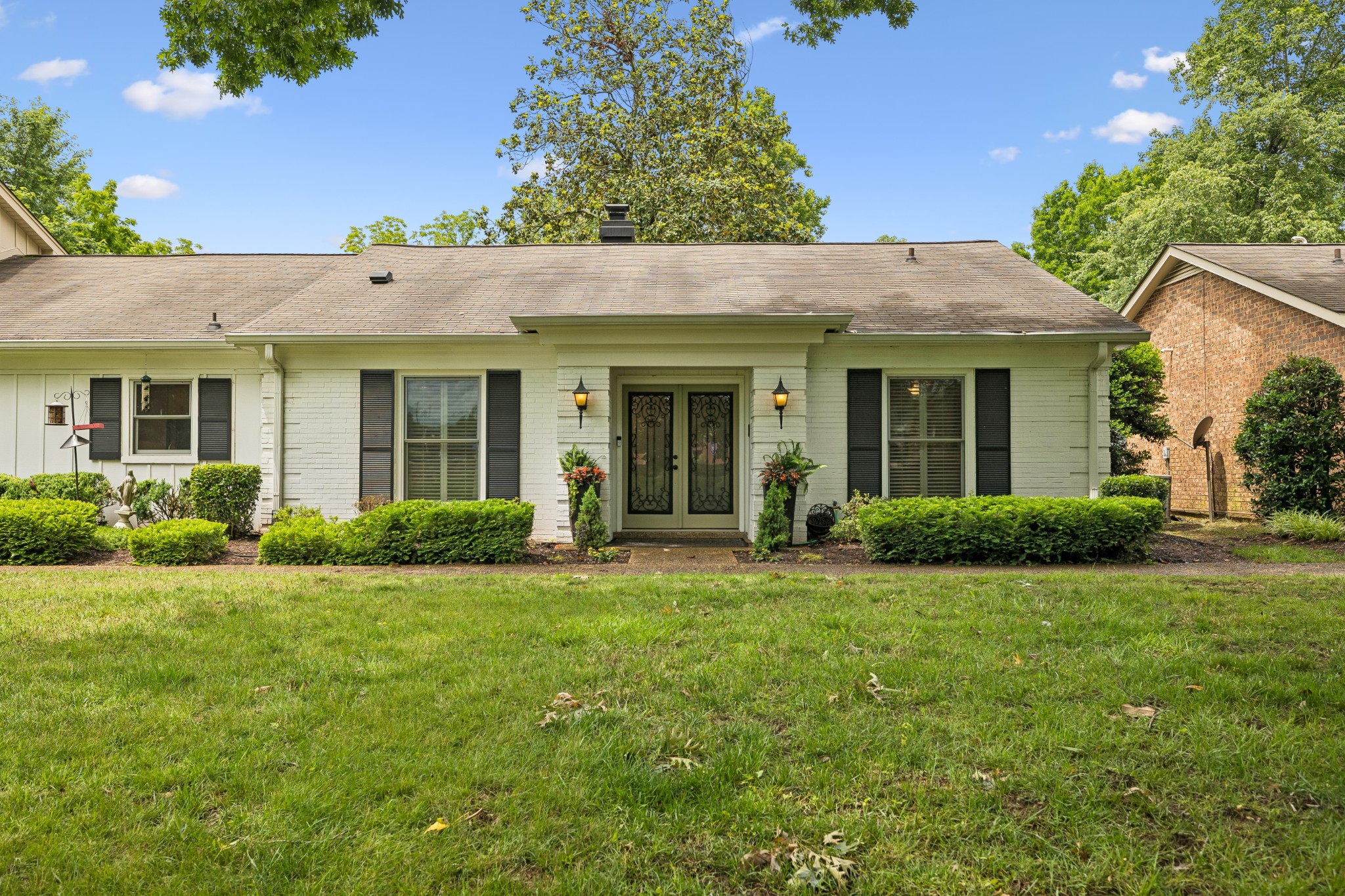 235 Boxwood Dr
