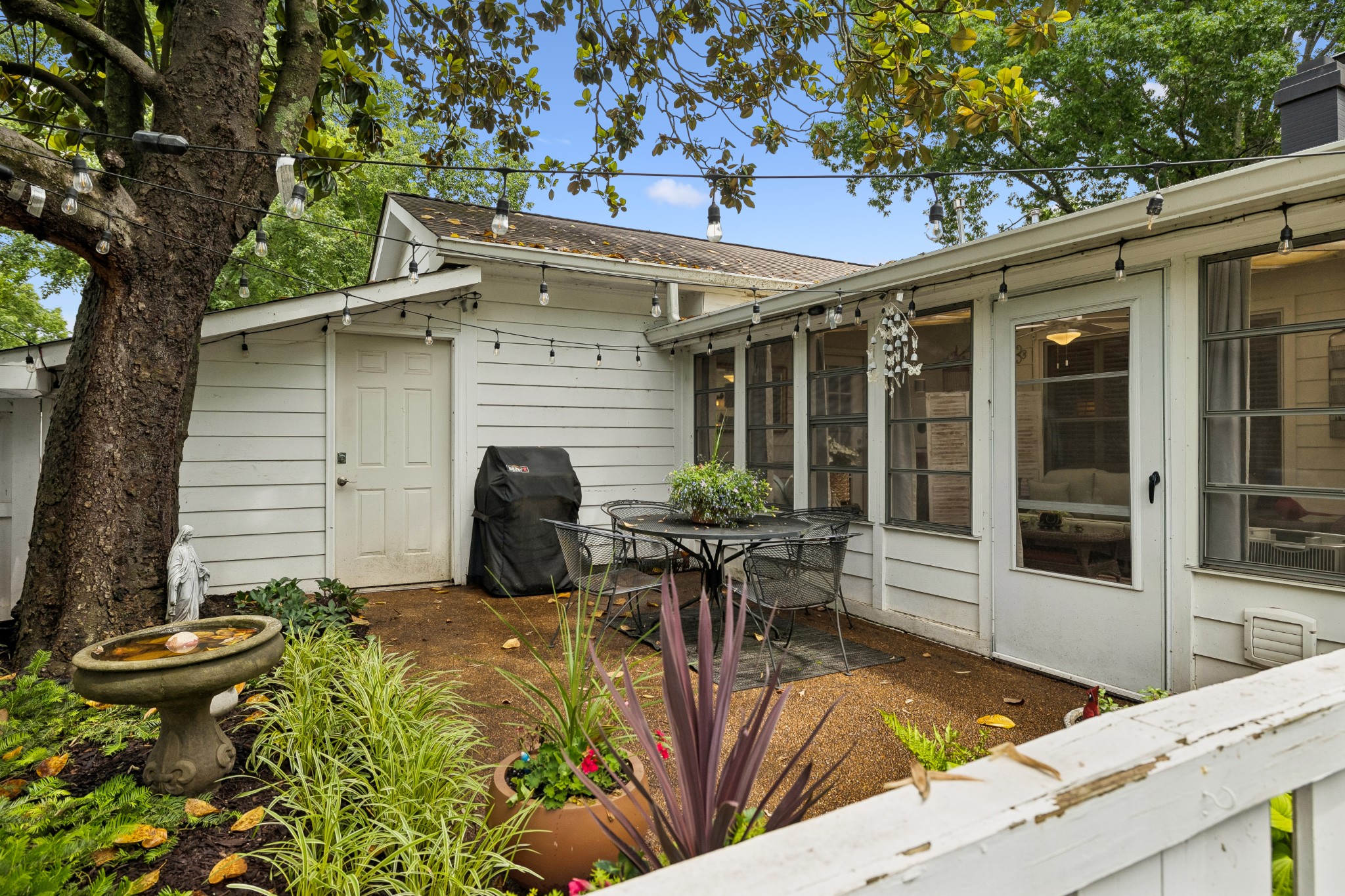 235 Boxwood Dr