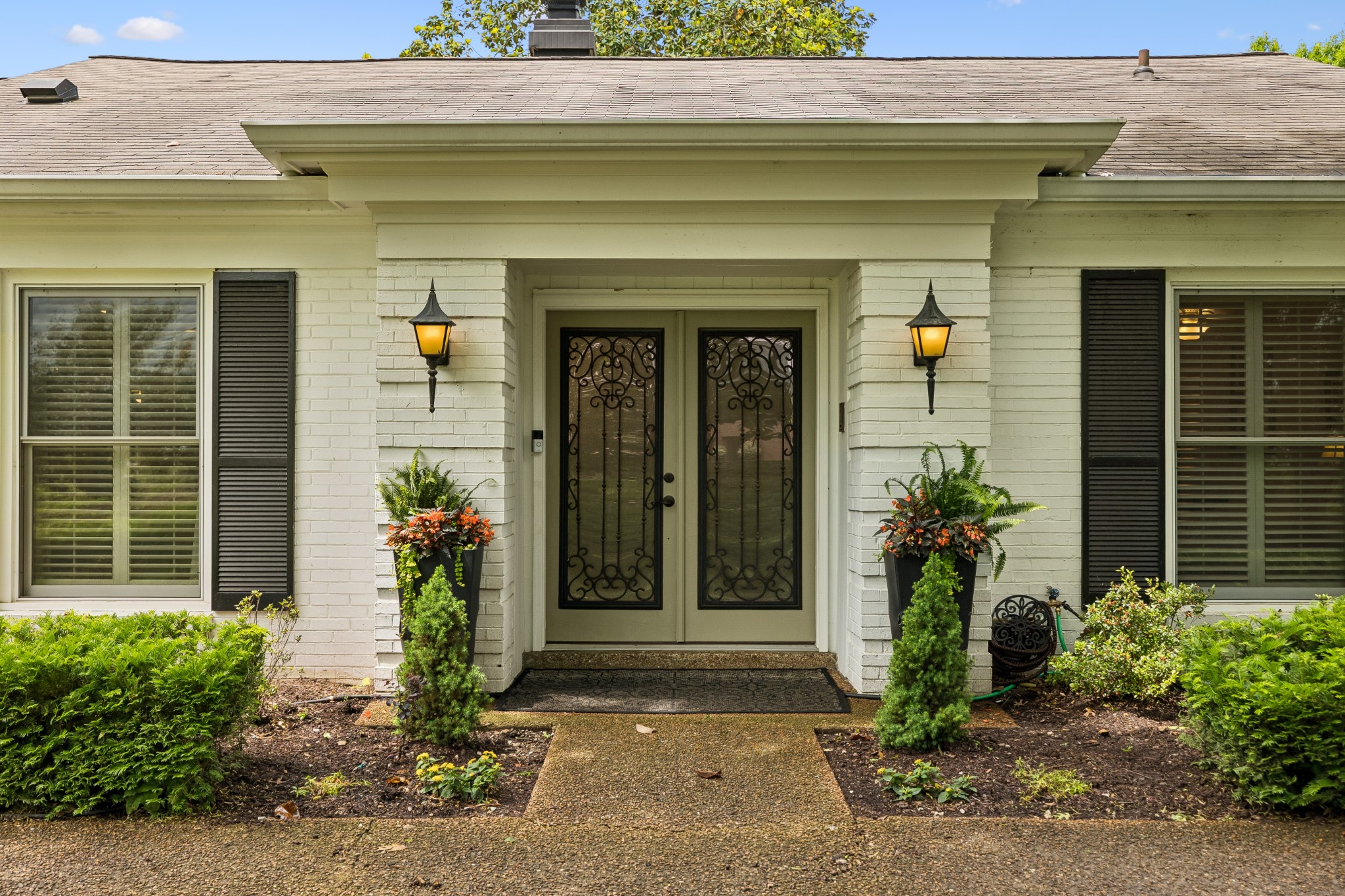 235 Boxwood Dr