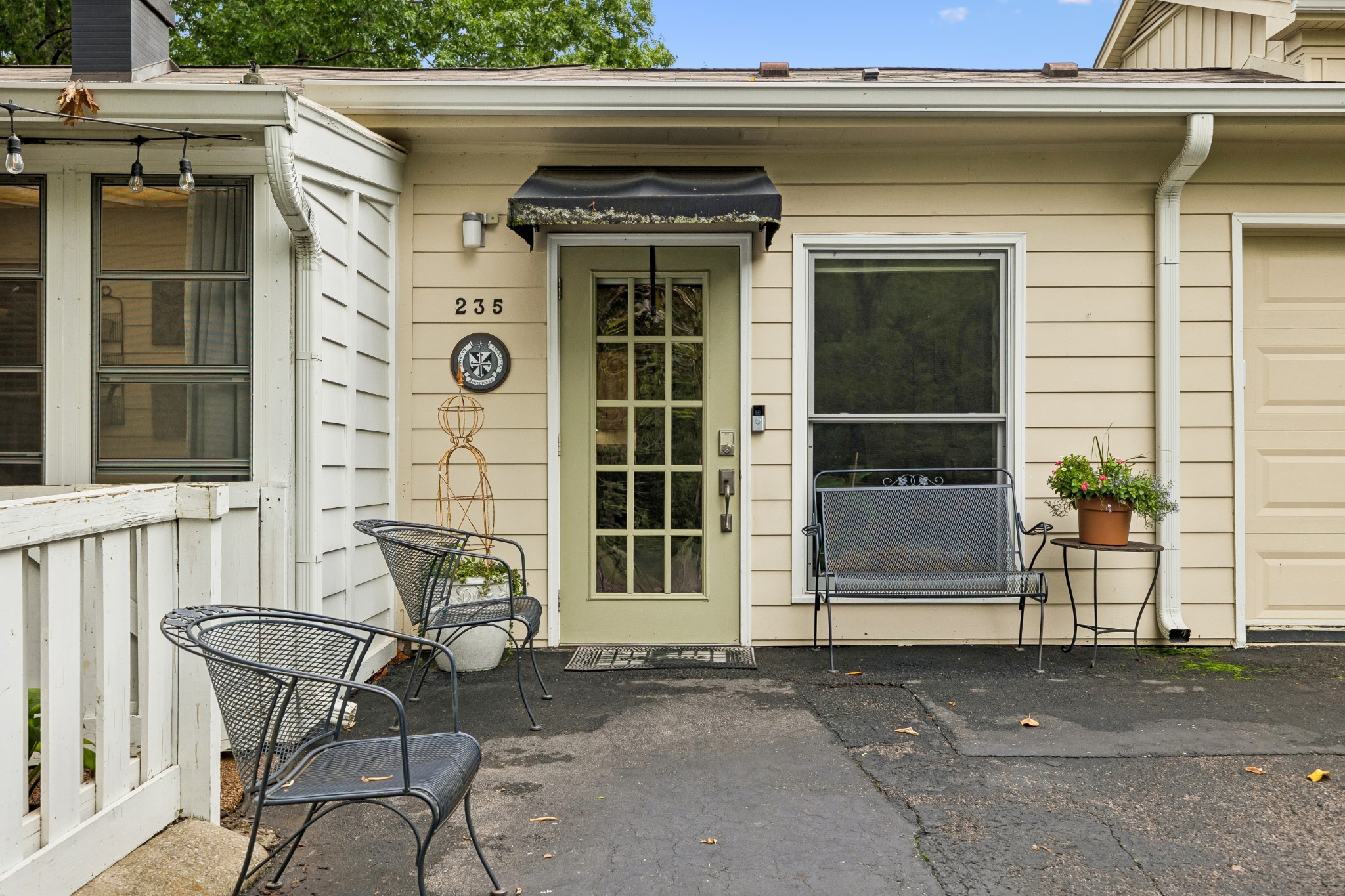 235 Boxwood Dr
