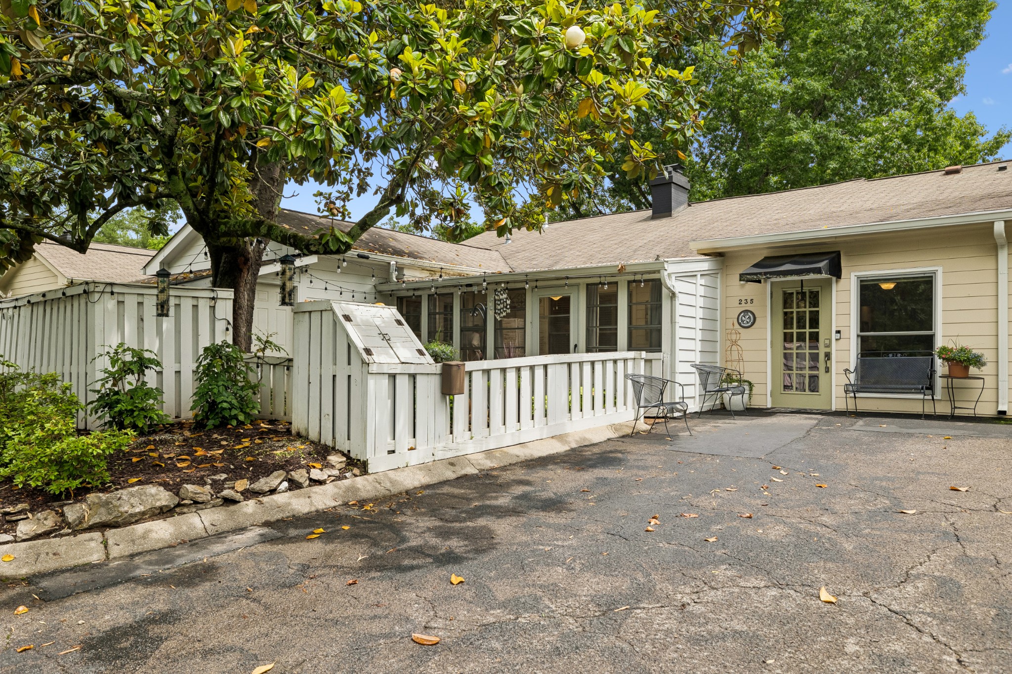 235 Boxwood Dr
