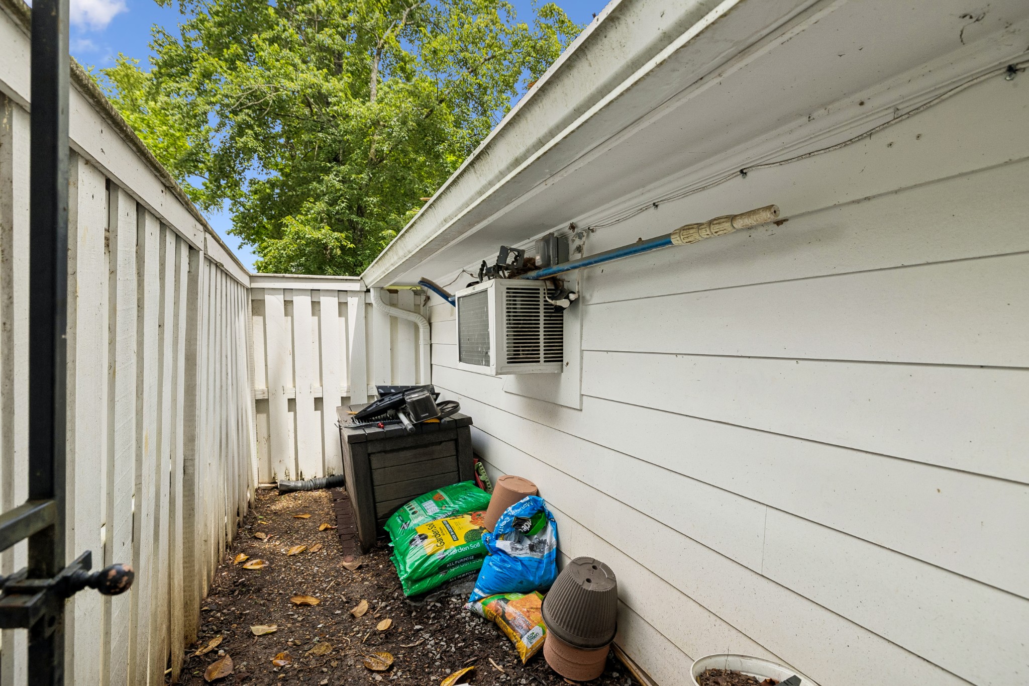 235 Boxwood Dr