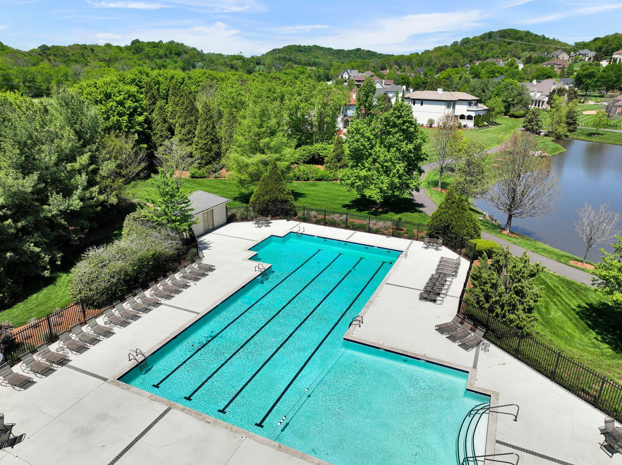 728 Legends Crest Dr