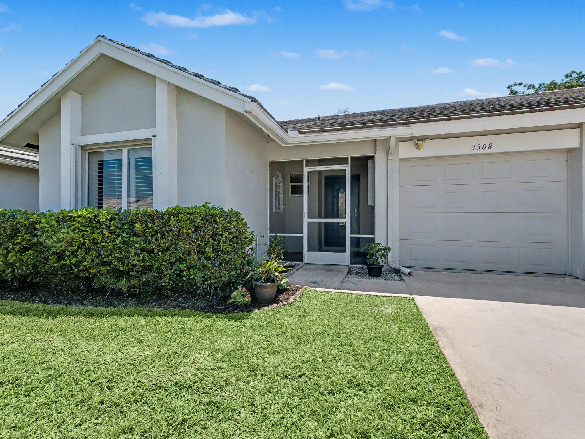 3308 SW Villa Place