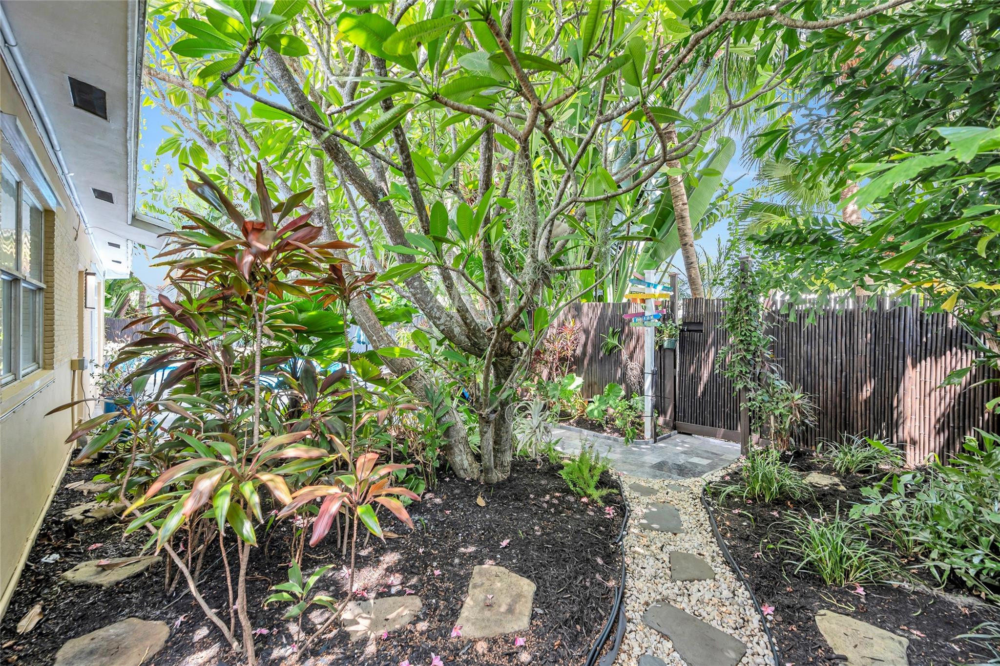 700 NE 15th Court