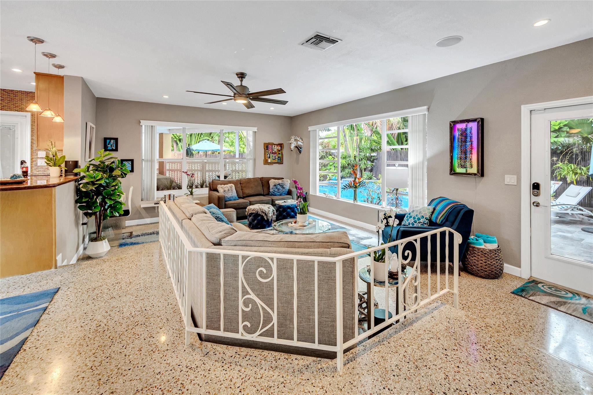 700 NE 15th Court