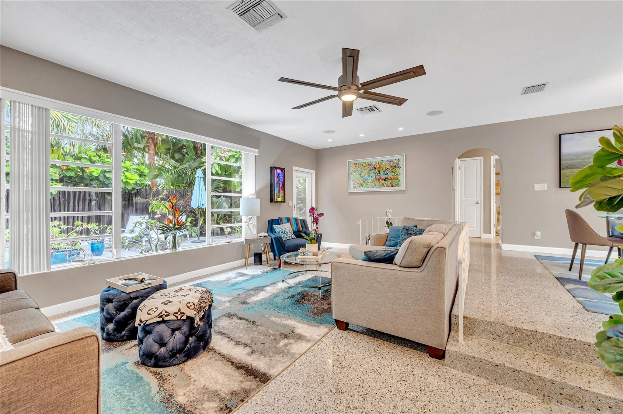 700 NE 15th Court
