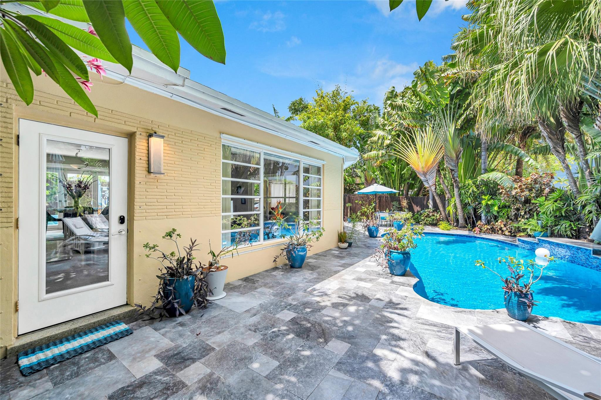 700 NE 15th Court