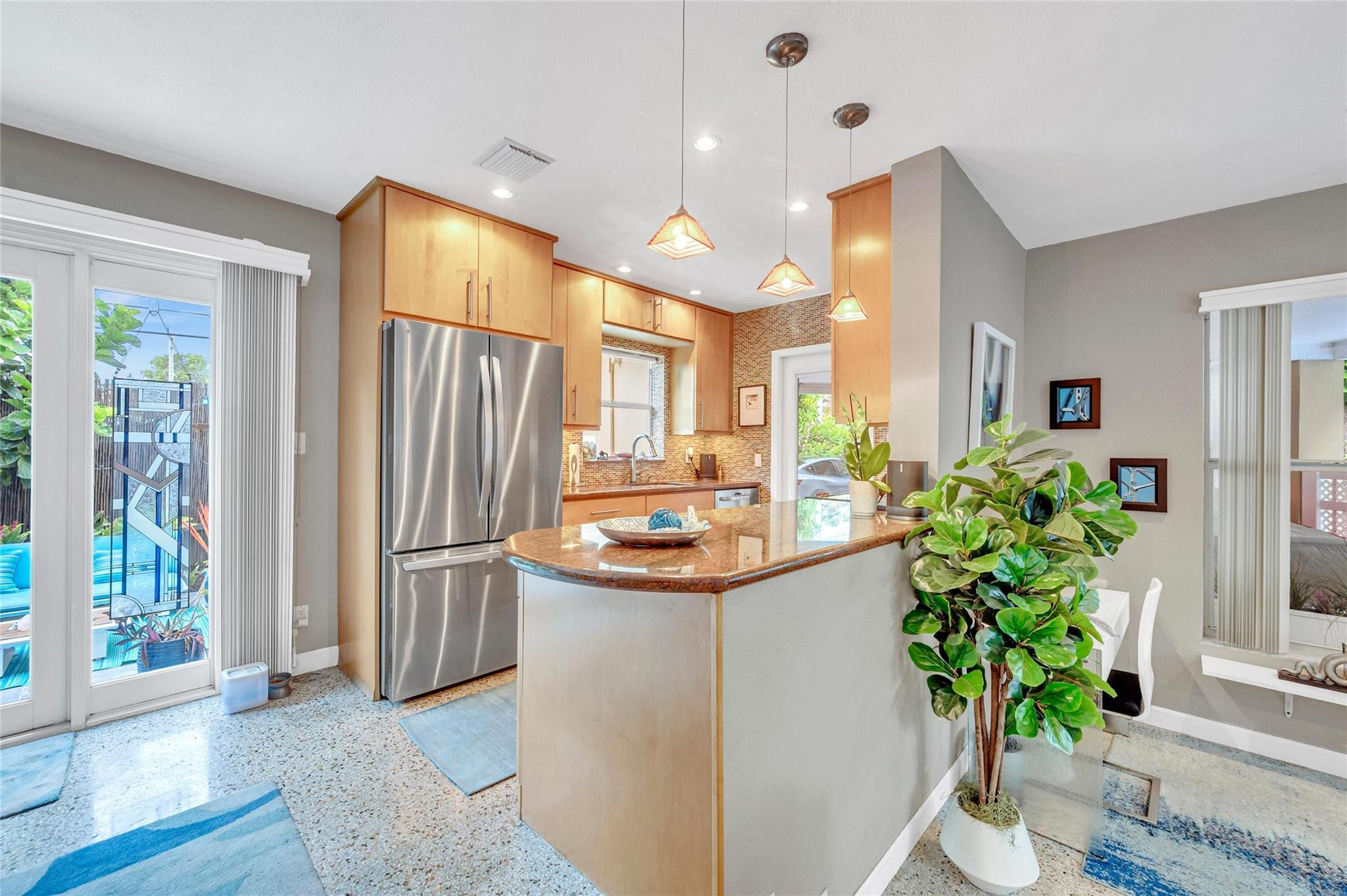 700 NE 15th Court