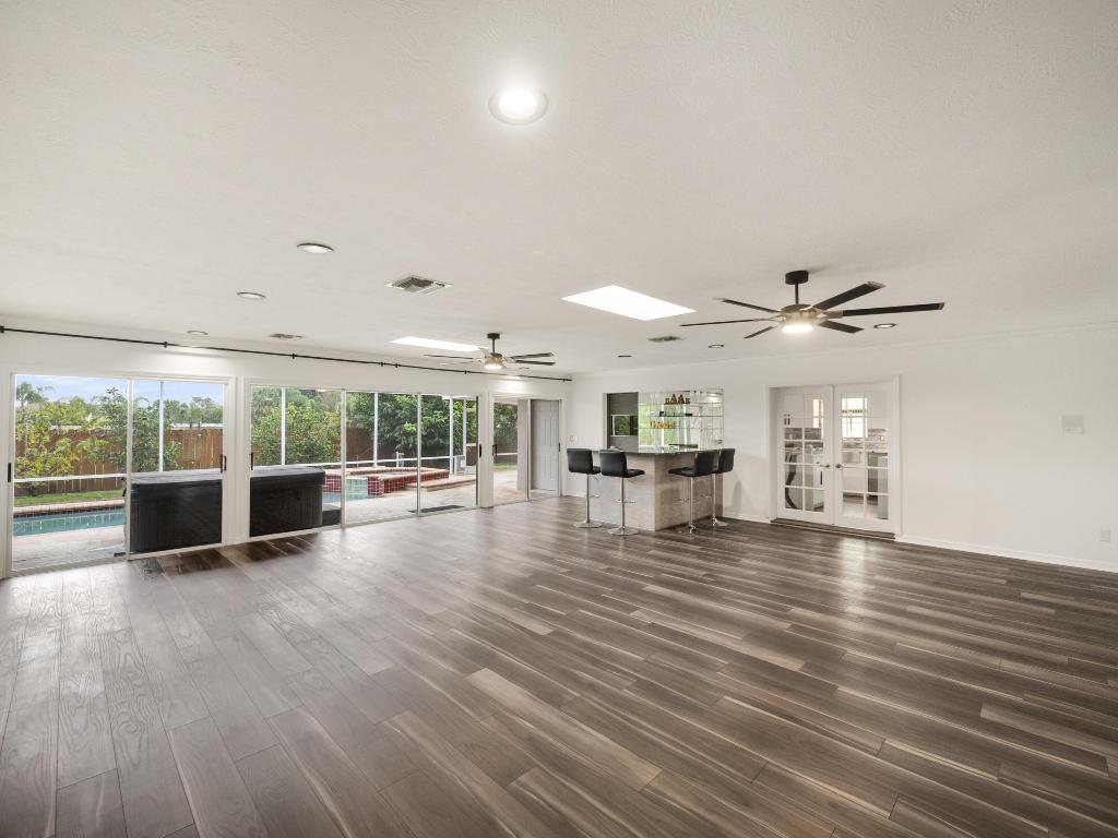 3093 SW Seaboard Avenue